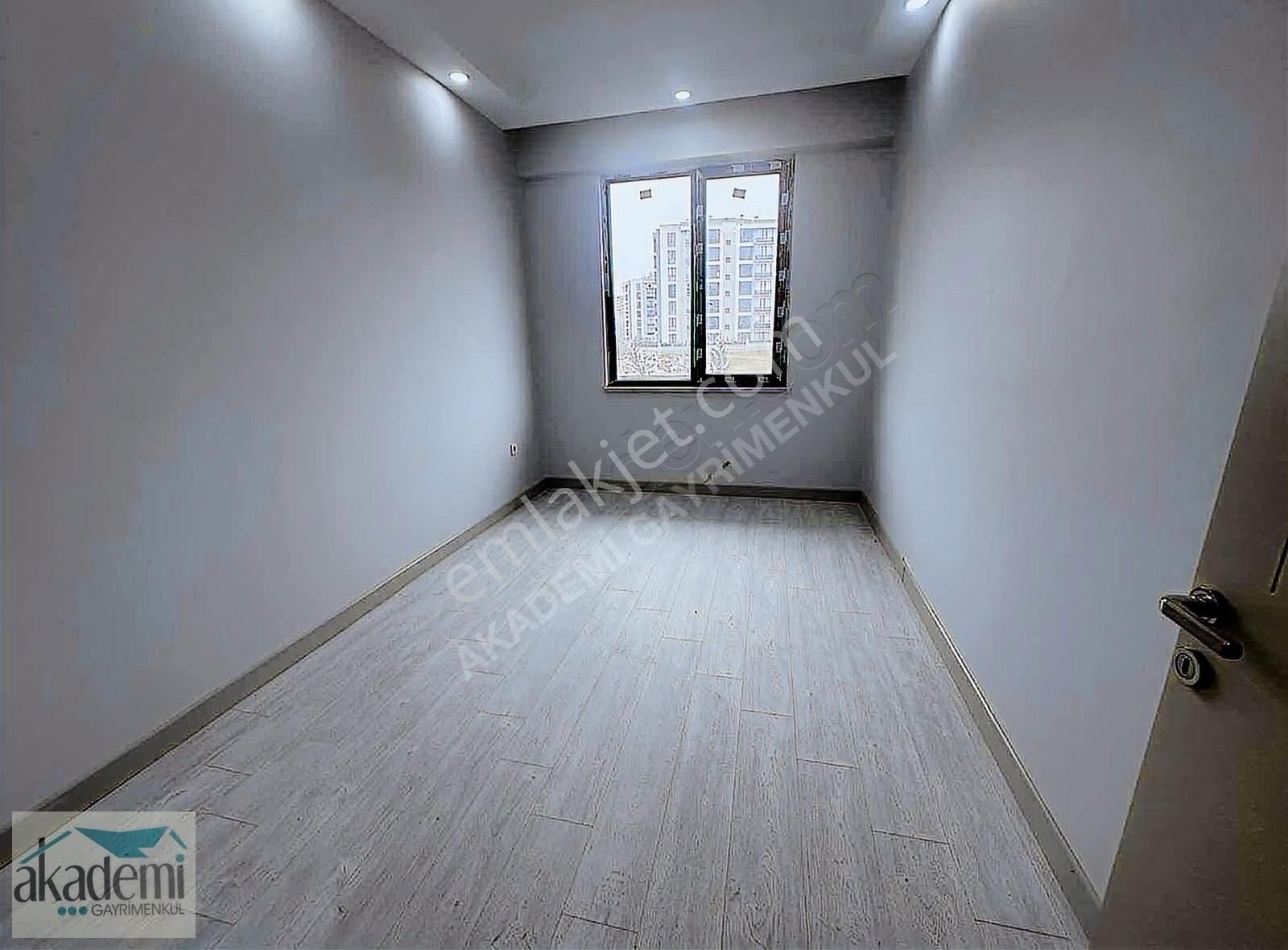 Tepe Lüks Site İçi Havuzlu 1+1 Giriş Kat
