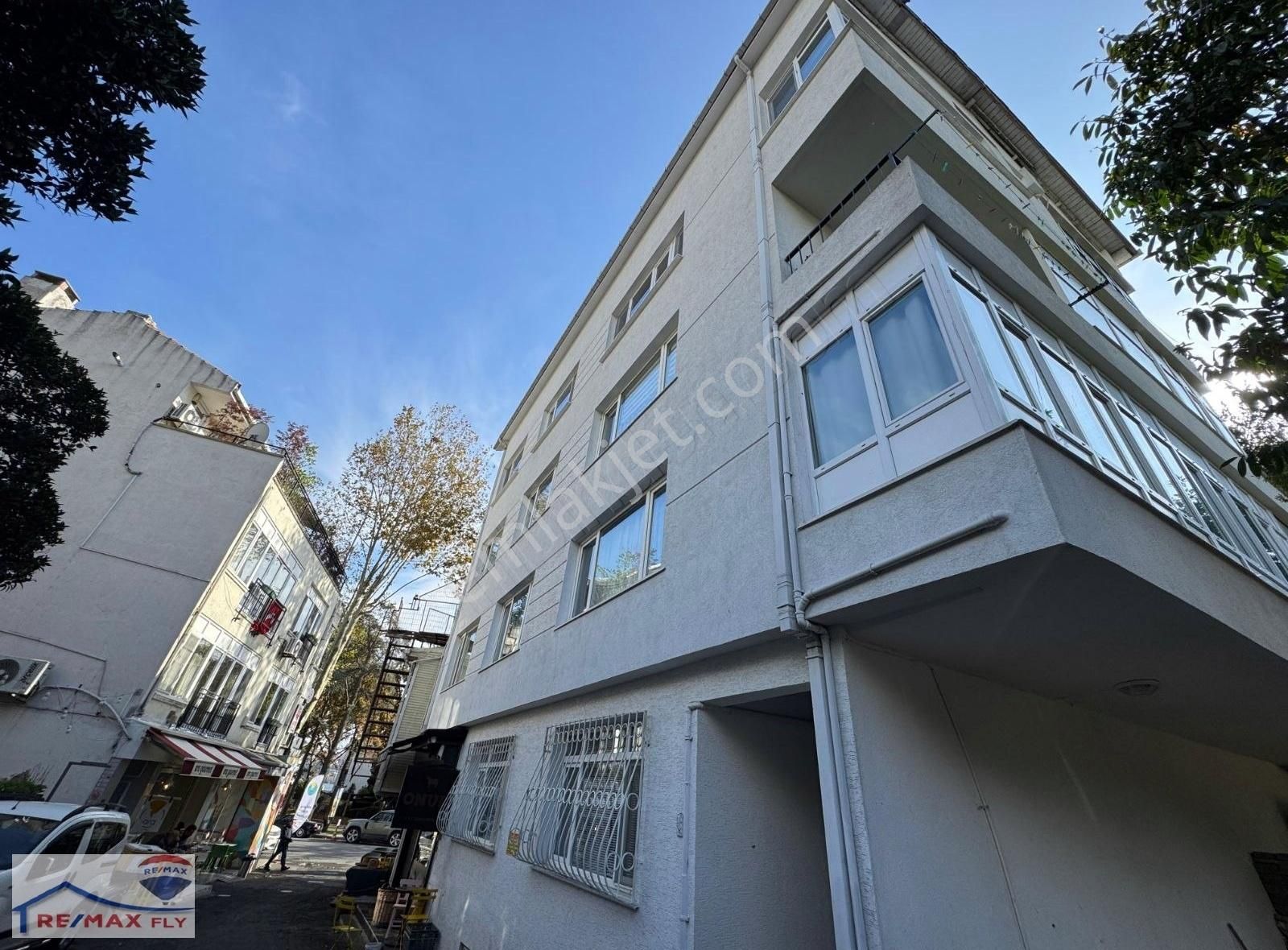 Yeniköy'de, Caddeye 10 Adım Mesafede Kiralık Ofis