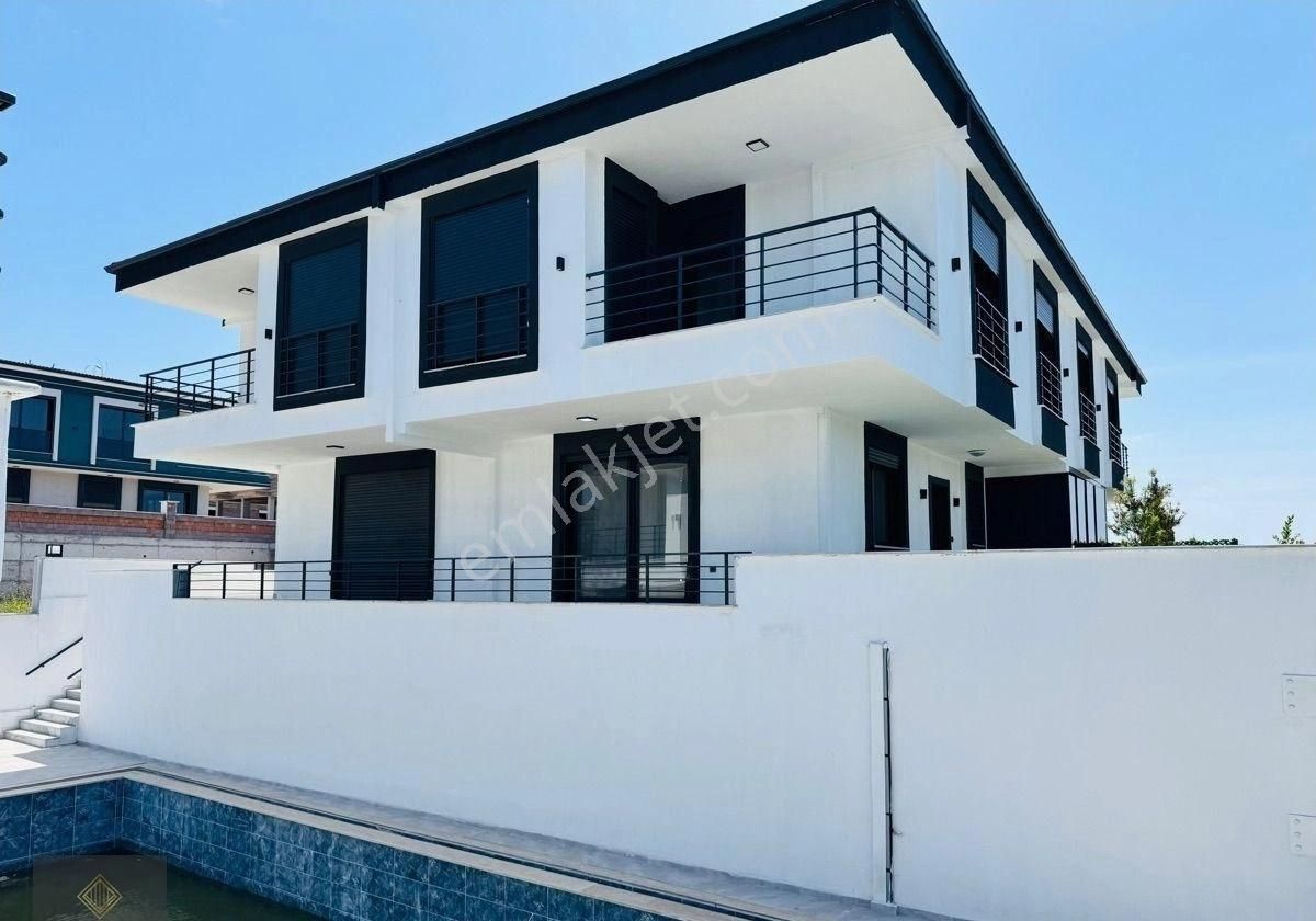 Didim’de Denize Yakın Sıfır 3+1 Havuzlu Villa Son 3 Adet Yetişen Alır Acil Satılık 5.300.000 Tl
