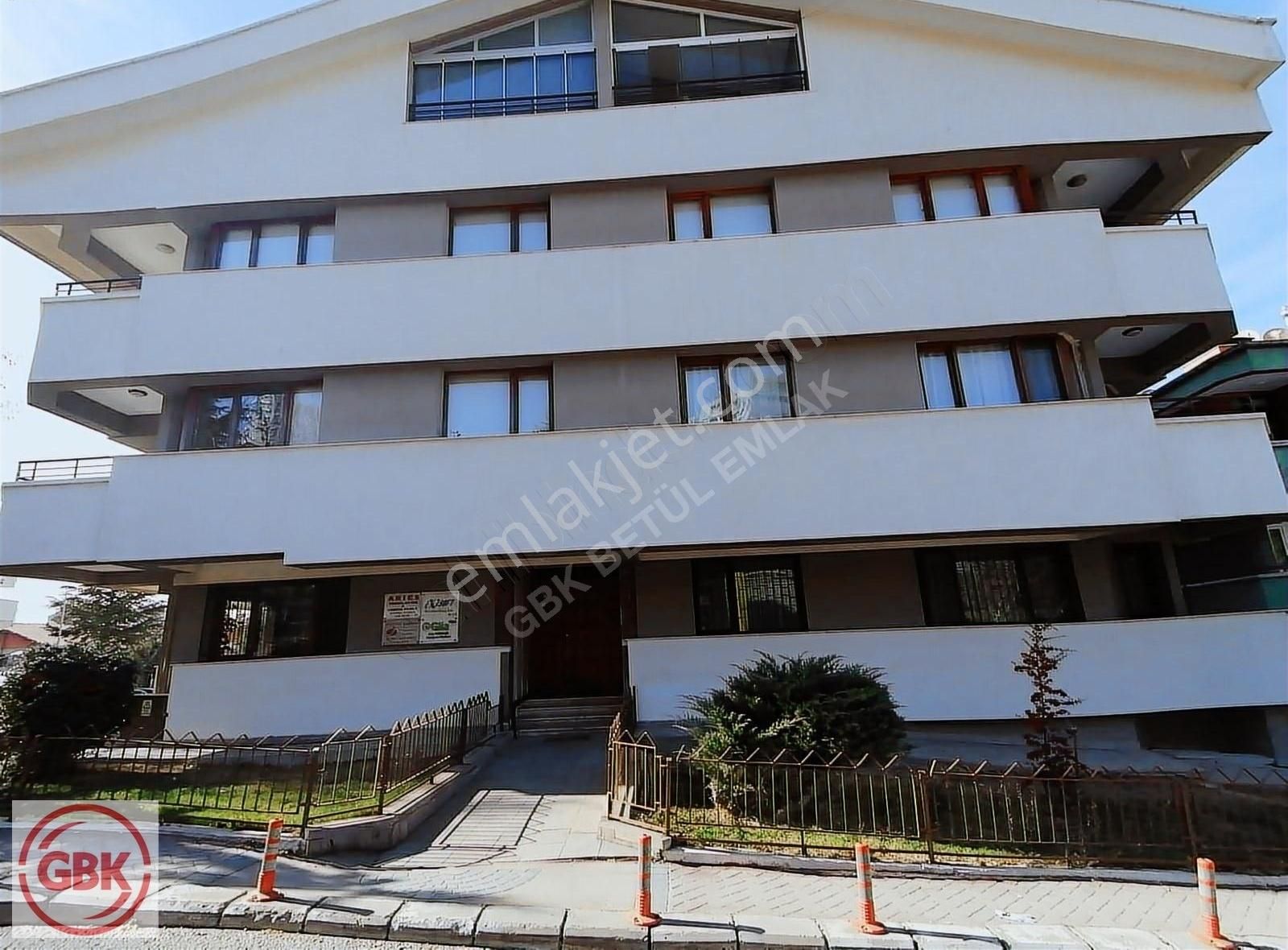Gaziosmanpaşa Uğur Mumcu Sokak 3+1 160 M2 Satılık Daire