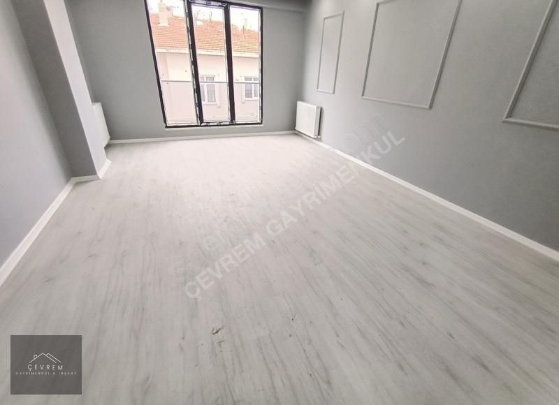 **çevrem**den Yeşilova'da Kullanışlı Asansörlü 2+1 100m² 1.kat