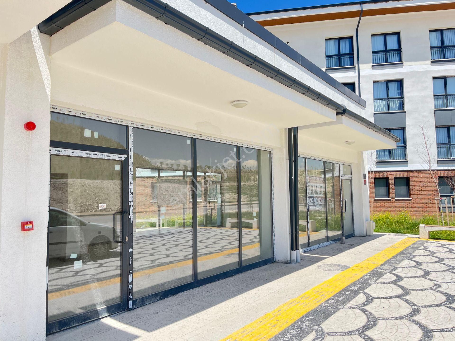 Saraykent Kiralık Dükkan Cadde Üzeri Çift Cephe Yüksek Tavan - Görsel 8