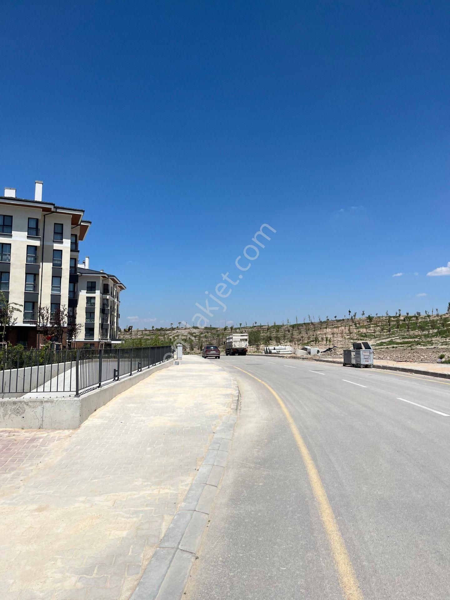 Saraykent Kiralık Dükkan Cadde Üzeri Çift Cephe Yüksek Tavan - Görsel 11