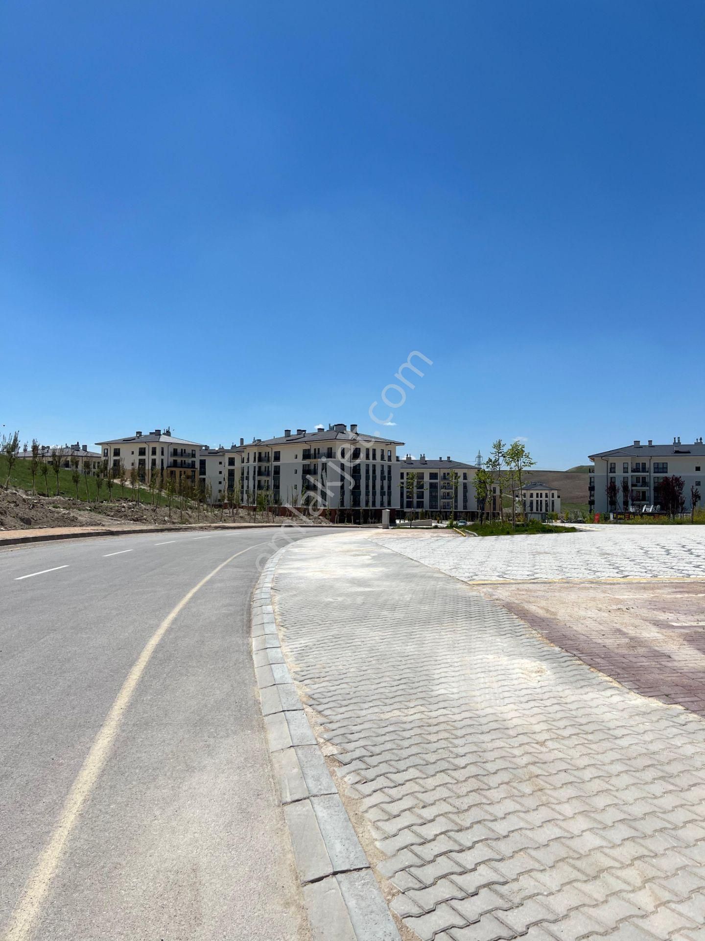 Saraykent Kiralık Dükkan Cadde Üzeri Çift Cephe Yüksek Tavan - Görsel 12