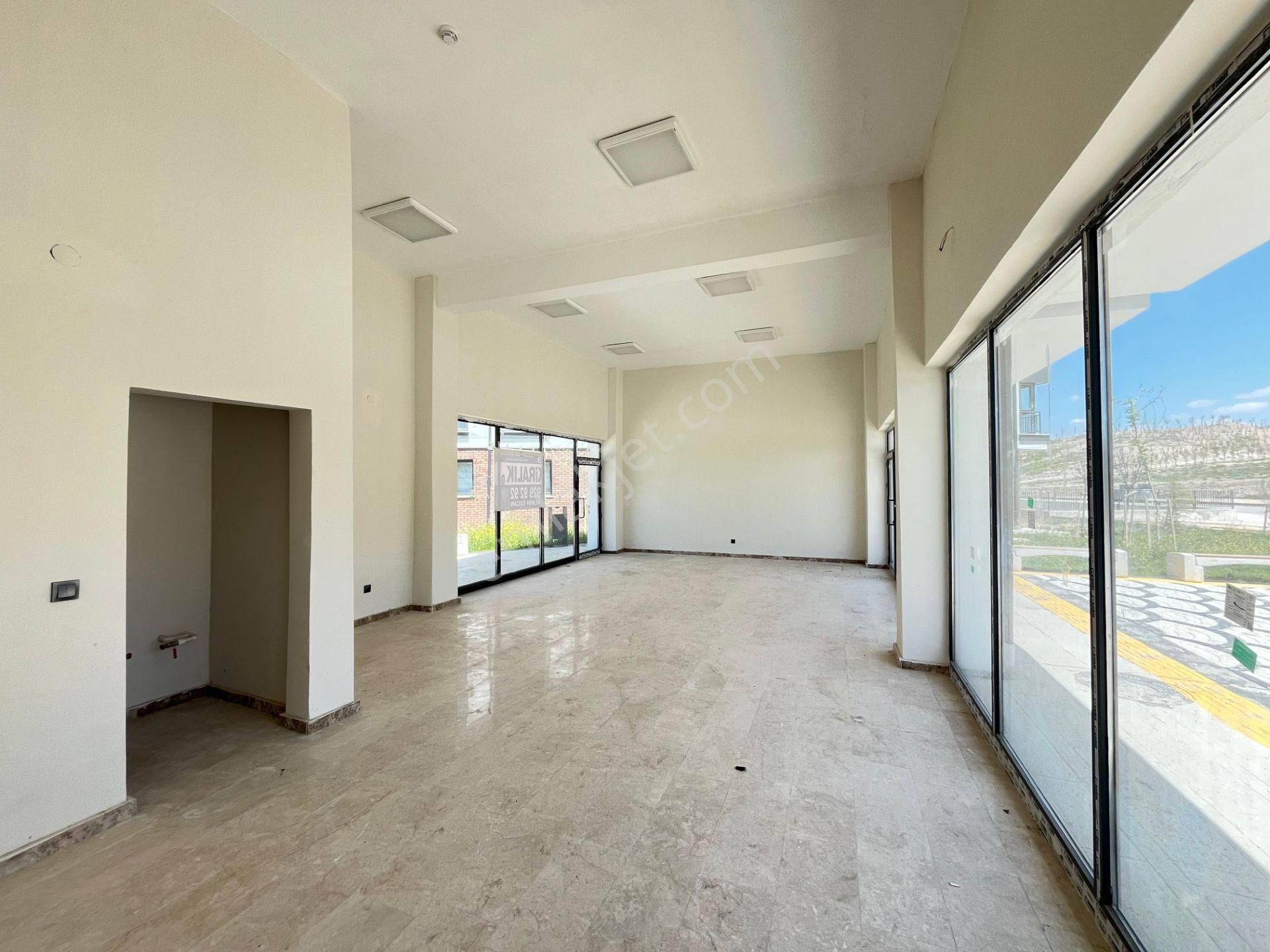 Saraykent Kiralık Dükkan Cadde Üzeri Çift Cephe Yüksek Tavan - Görsel 5