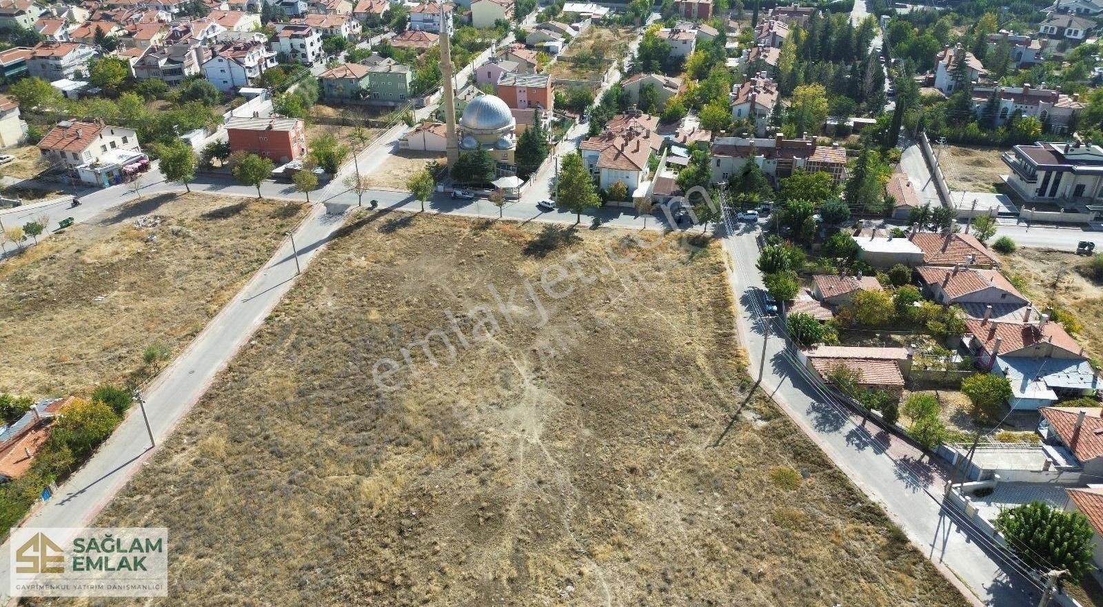 Meram Yaka Cd. Mükemmel Konumda Köşe Başı Satılık Villa Arsası