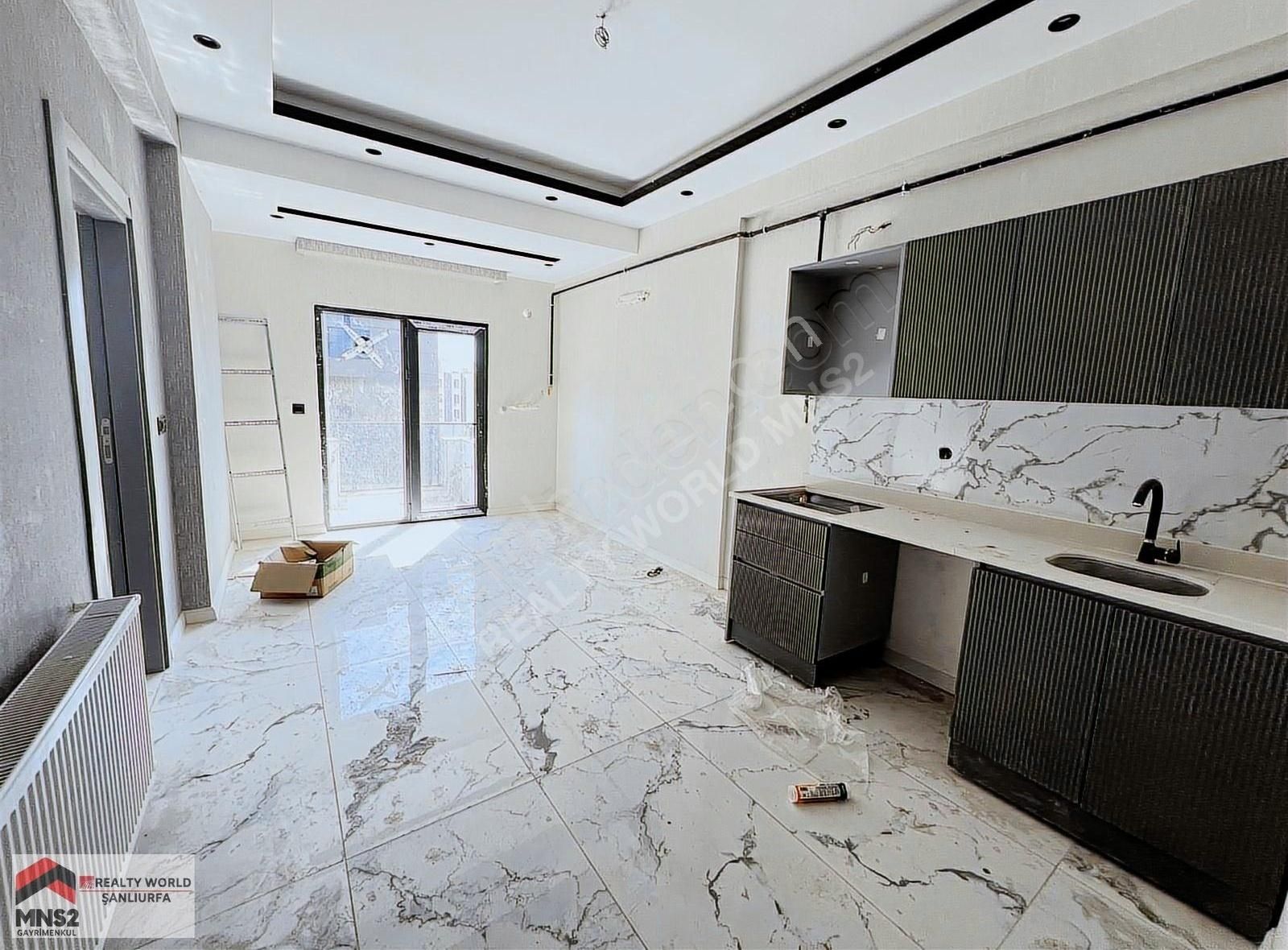 Realty World Mns2 Mehmetden Sırrın Karşıyaka'da 1+1sıfır Daire