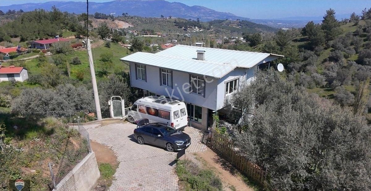 İzmir, Kemalpaşa, Yukarıkızılca’da Müstakil Bahçeli