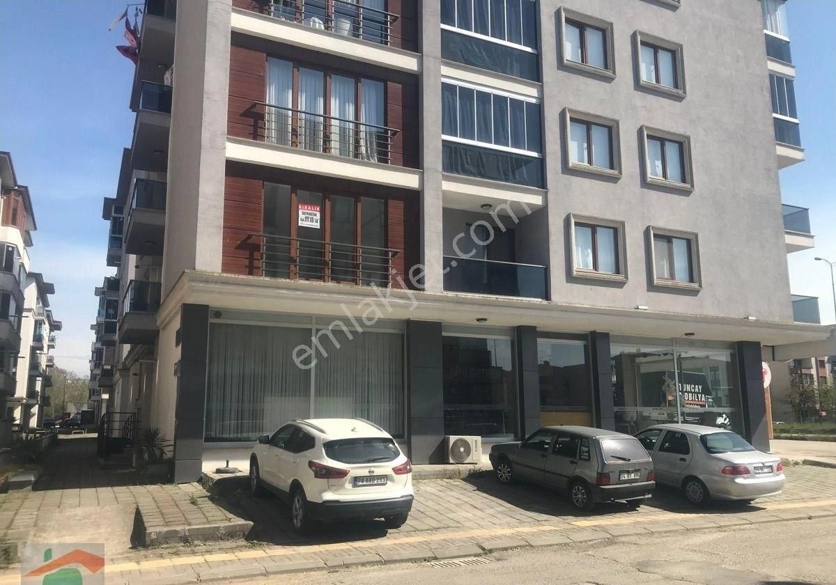 Valilik Arkası 3+1 Kiralık 2. Kat Daire