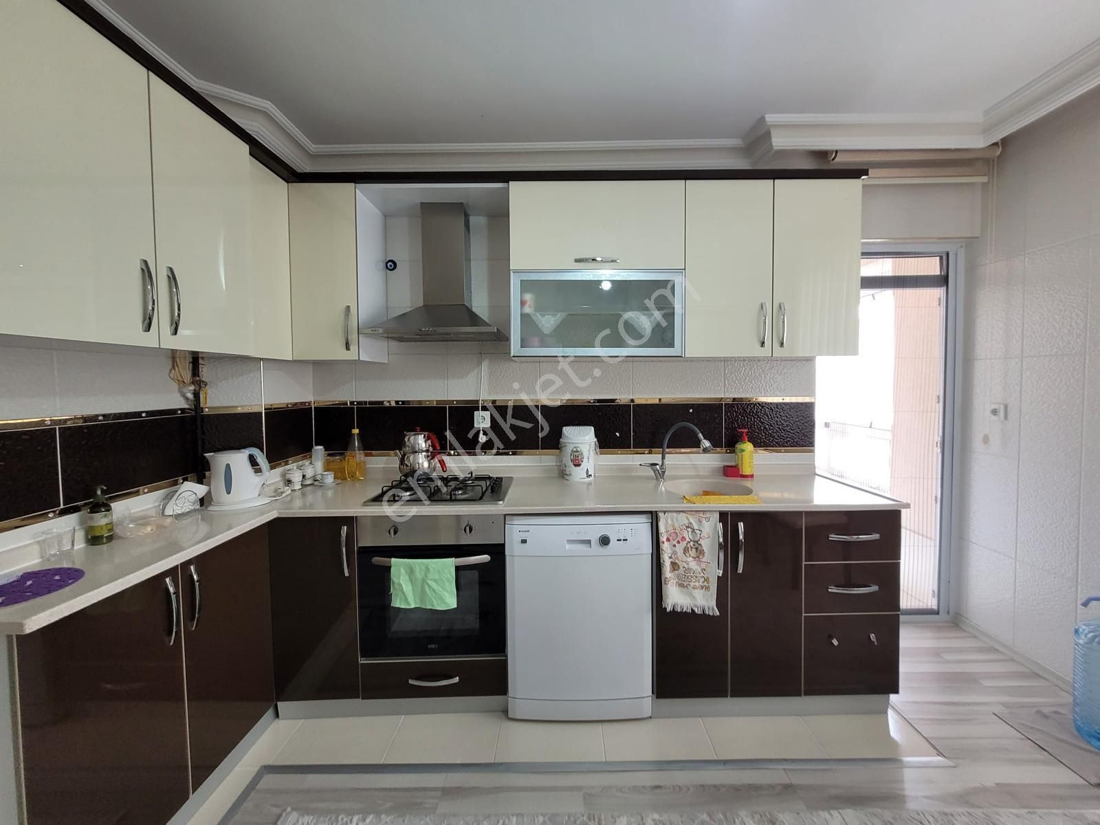 Keçiörende 3+1 Kat Konumlu Cadde Yakın Masrafsız Daire