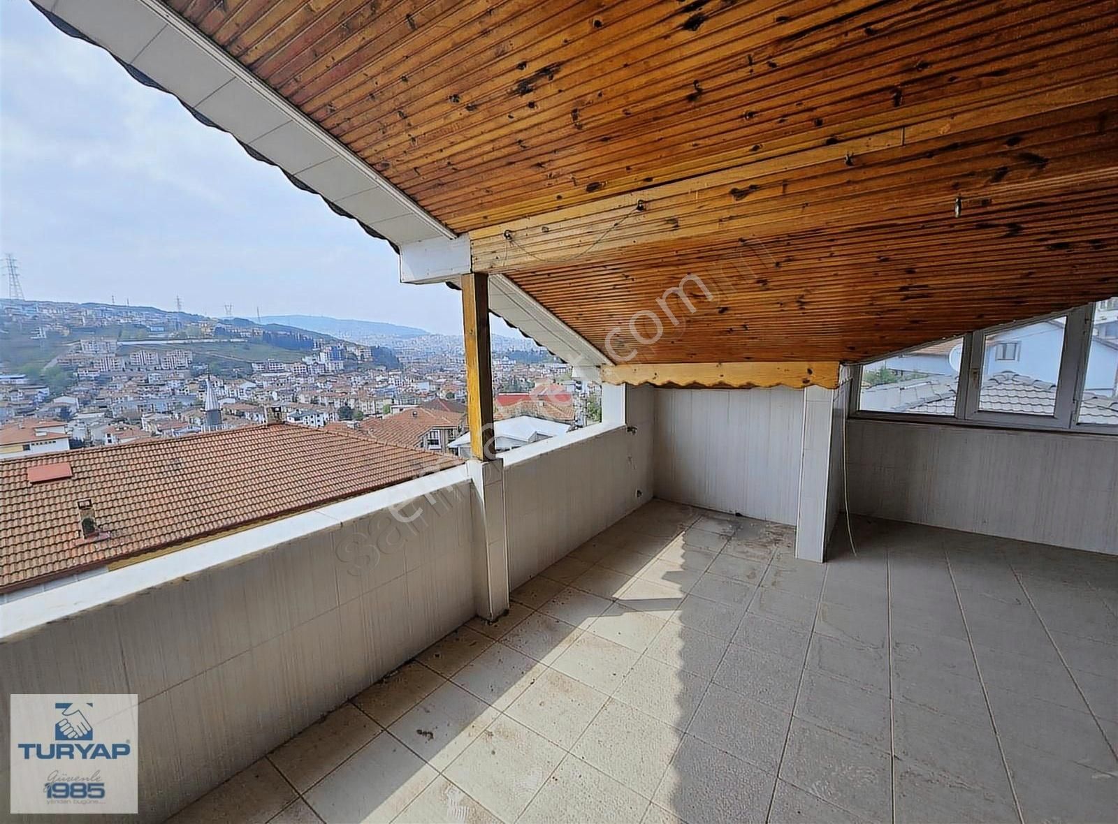 3 Daire Bulunan Satılık Komple Bina