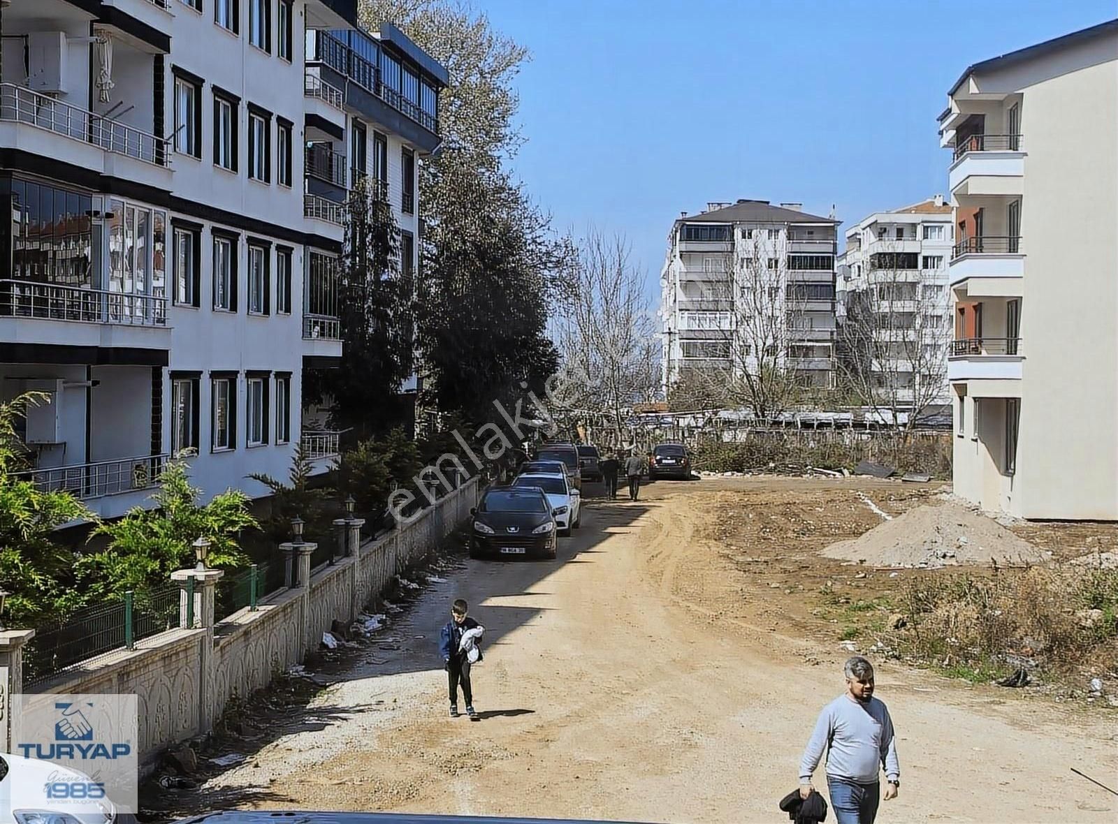 Yalova Çınarcık Teşvikiyede Sahile 1 Sokak 1+1satılık Daire