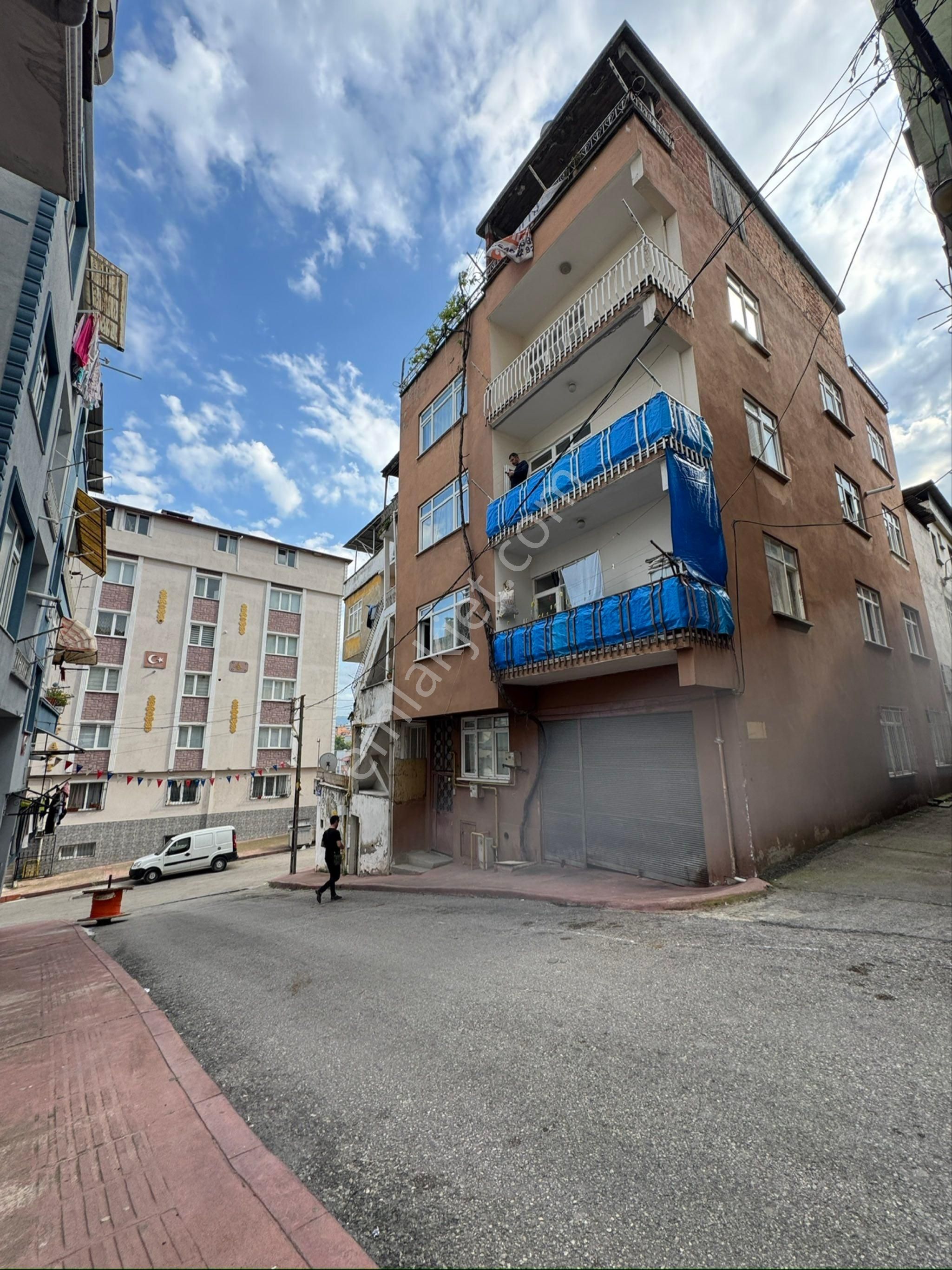 İlkadım Zeytinlik Arsa Tapulu Satılık 4.5 Katlı Bina