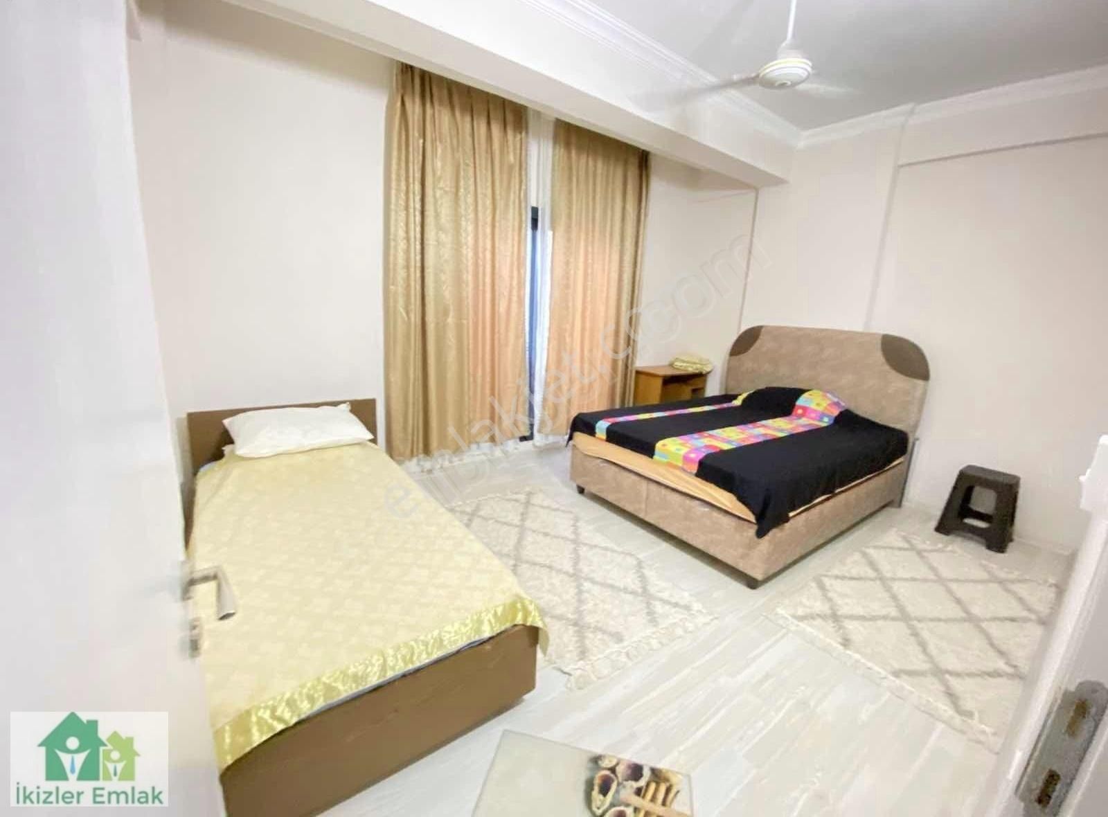 Ürkmez Merkez'de Denize Çok Yakın Satılık Ayrı Mutfak 3+1 Villa - Görsel 9