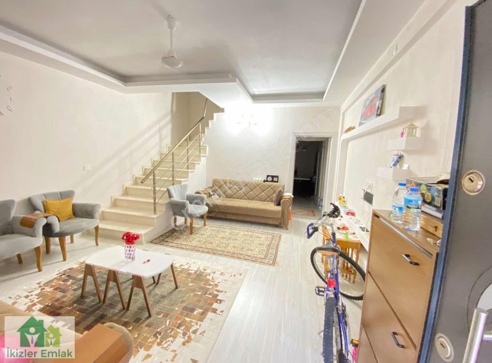 Ürkmez Merkez'de Denize Çok Yakın Satılık Ayrı Mutfak 3+1 Villa - Görsel 20