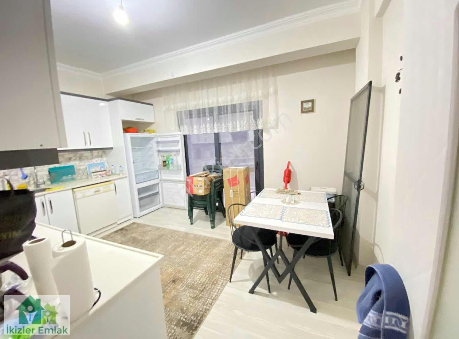 Ürkmez Merkez'de Denize Çok Yakın Satılık Ayrı Mutfak 3+1 Villa - Görsel 6