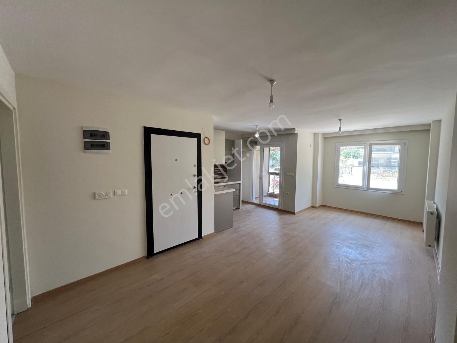 Kuşadası Güzelçamlı Merkezde Satılık 2+1 Masrafsız Daire