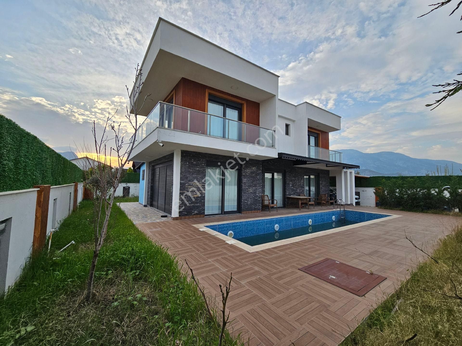 Sahibinden Döşemealtı 196m2 4+1 Villa, 500m2 Arsa, 10m Yüzme Havuzu, Eksiksiz - Görsel 27