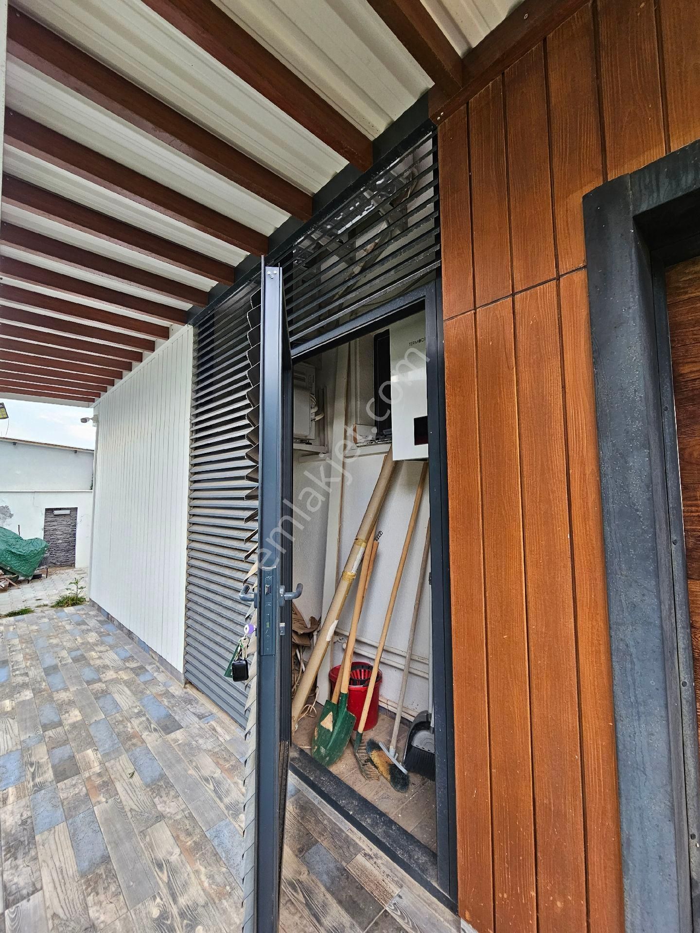 Sahibinden Döşemealtı 196m2 4+1 Villa, 500m2 Arsa, 10m Yüzme Havuzu, Eksiksiz - Görsel 24