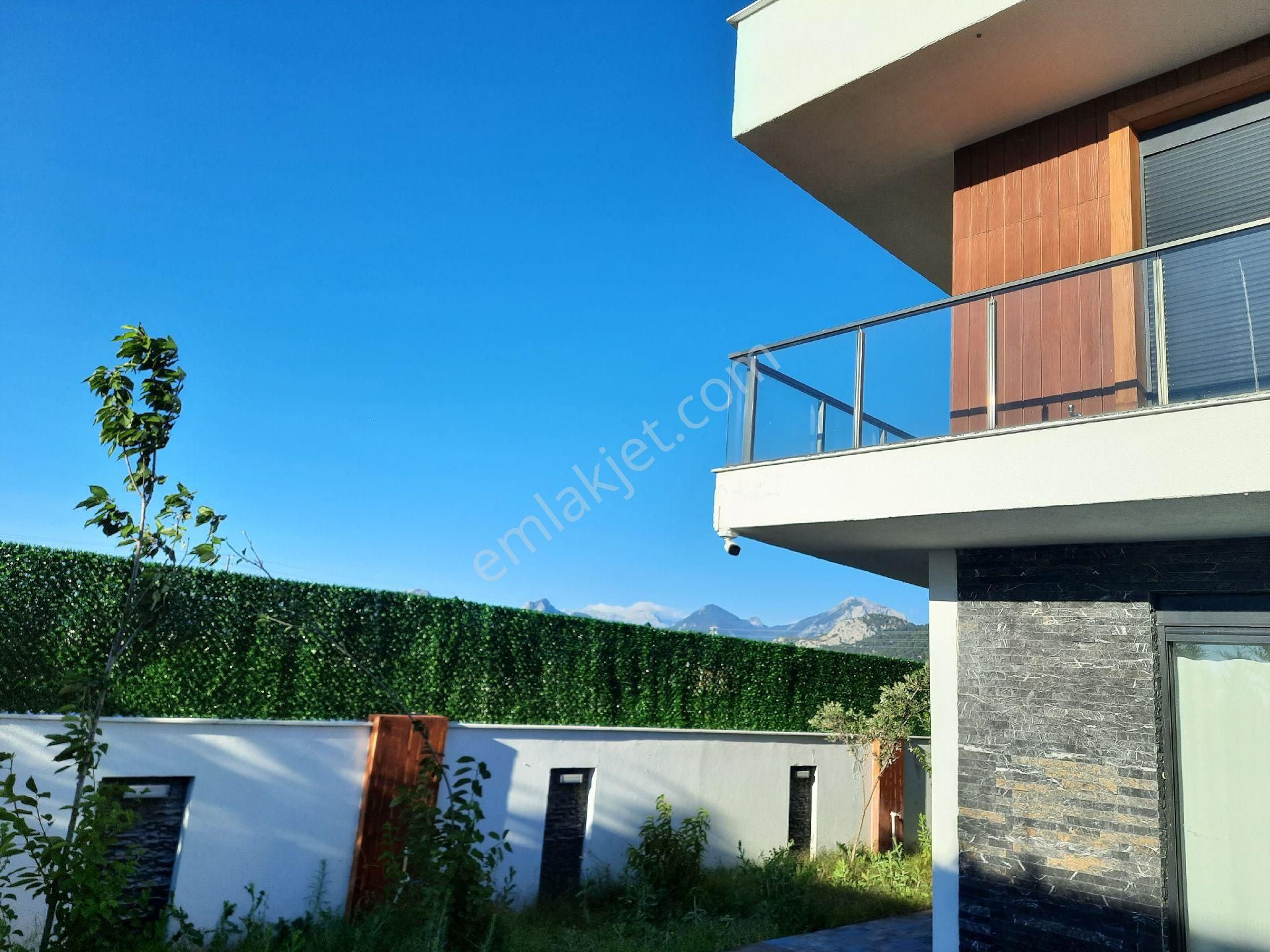 Sahibinden Döşemealtı 196m2 4+1 Villa, 500m2 Arsa, 10m Yüzme Havuzu, Eksiksiz - Görsel 32