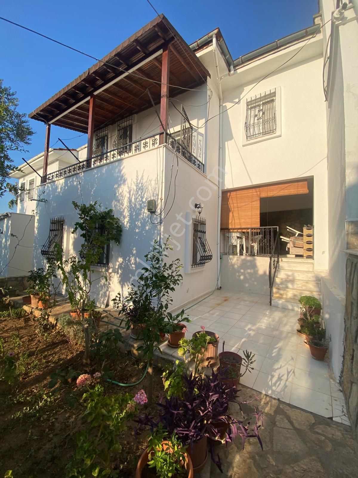 Muğla Milas Güllük’de Satılık Deniz Manzaralı Müstakil Ev
