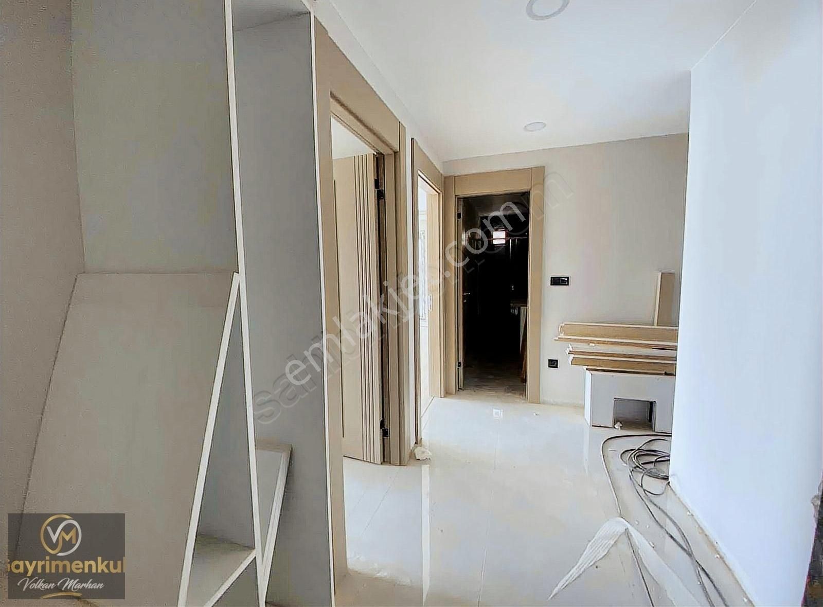 Nefes Çengelköy 'de Lüks Ara Kat 2+1 Balkonlu Daire