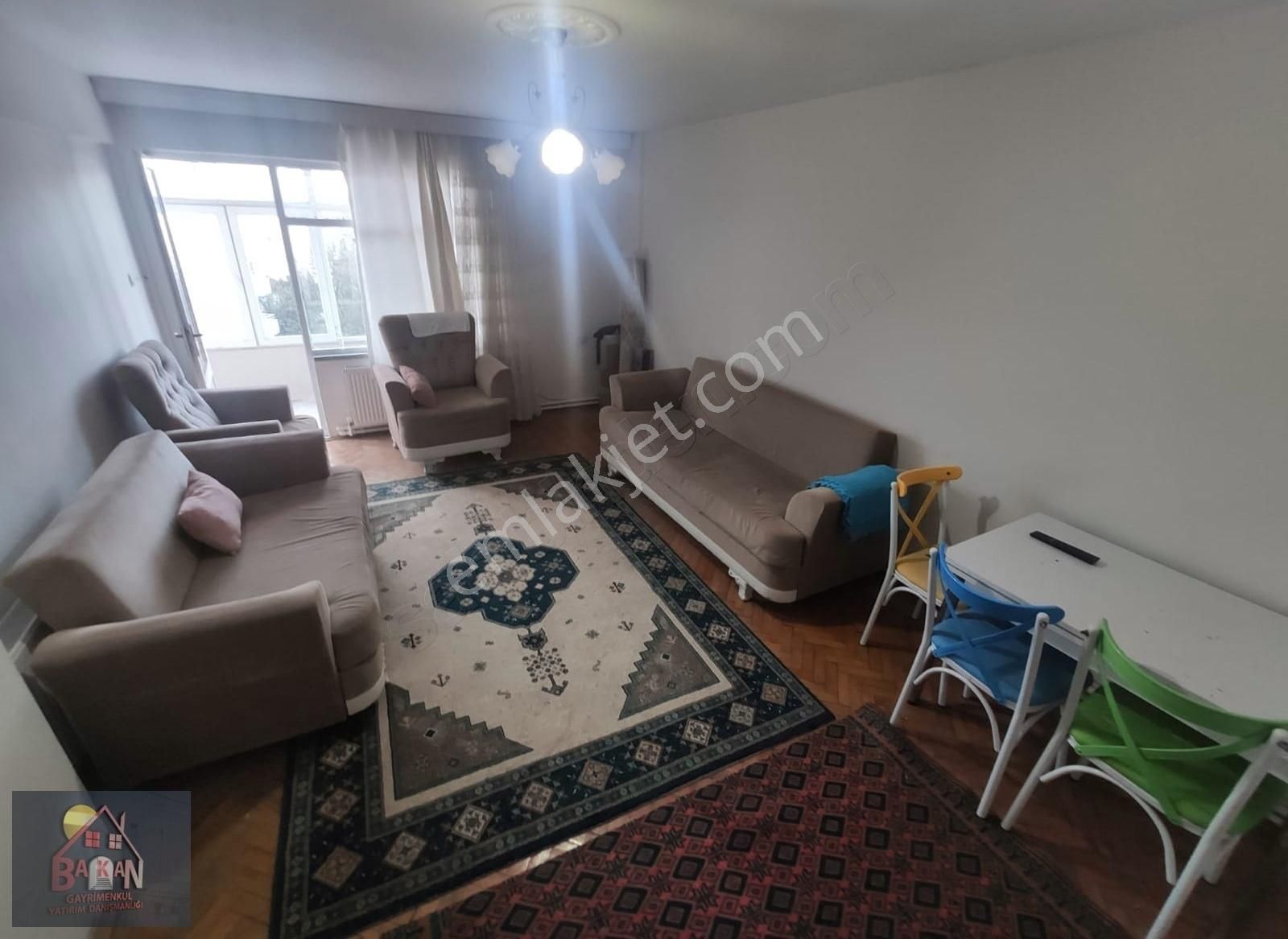 Lapseki Merkezde Satılık Geniş Ve Ferah Merkezi Konumda Daire