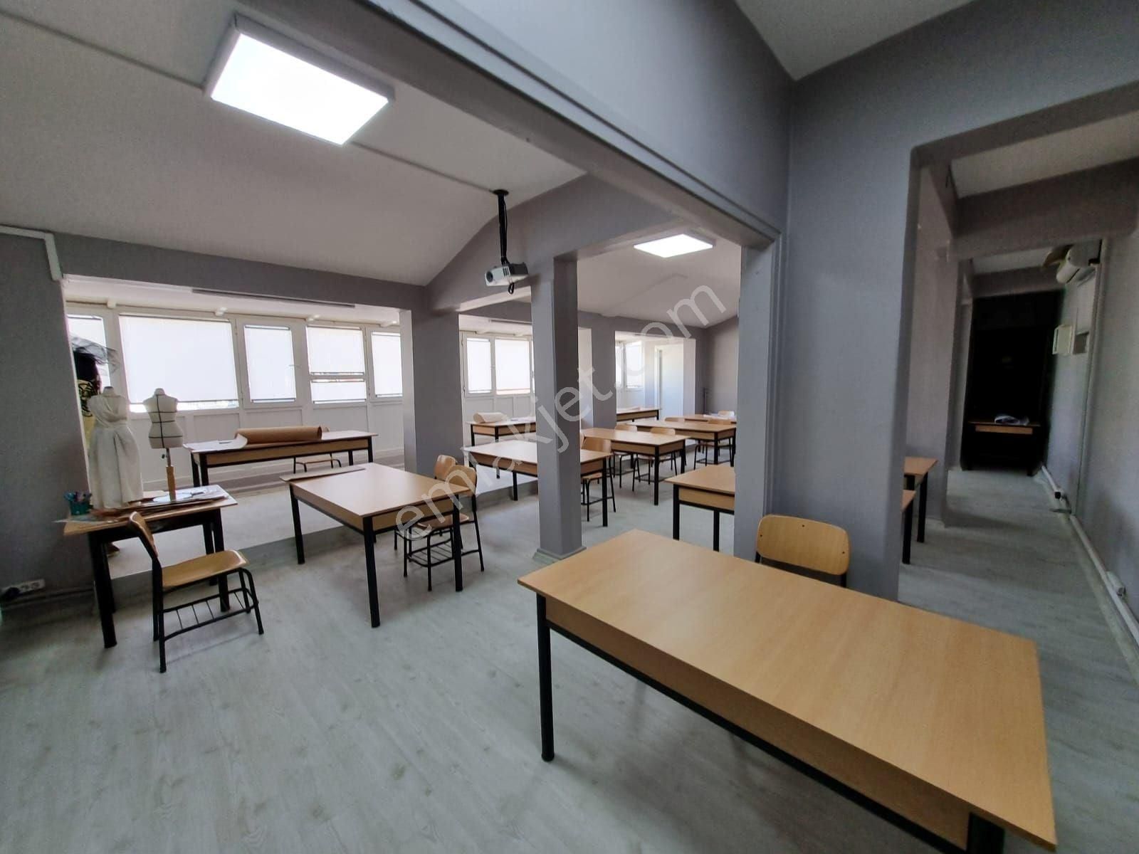 Kadıköy Ana Caddede Rıhtıma Yakın Kira Değeri Yüksek