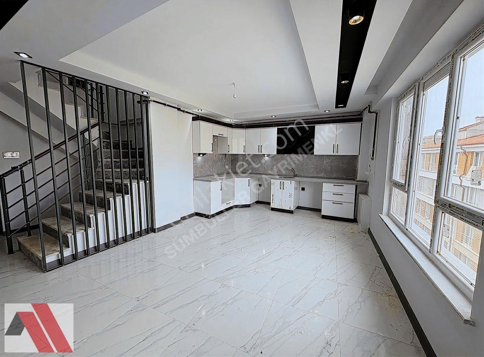 Sümbüller'den Şehir Manzaralı Yerden Isıtmalı 192m2 Geniş 4+1
