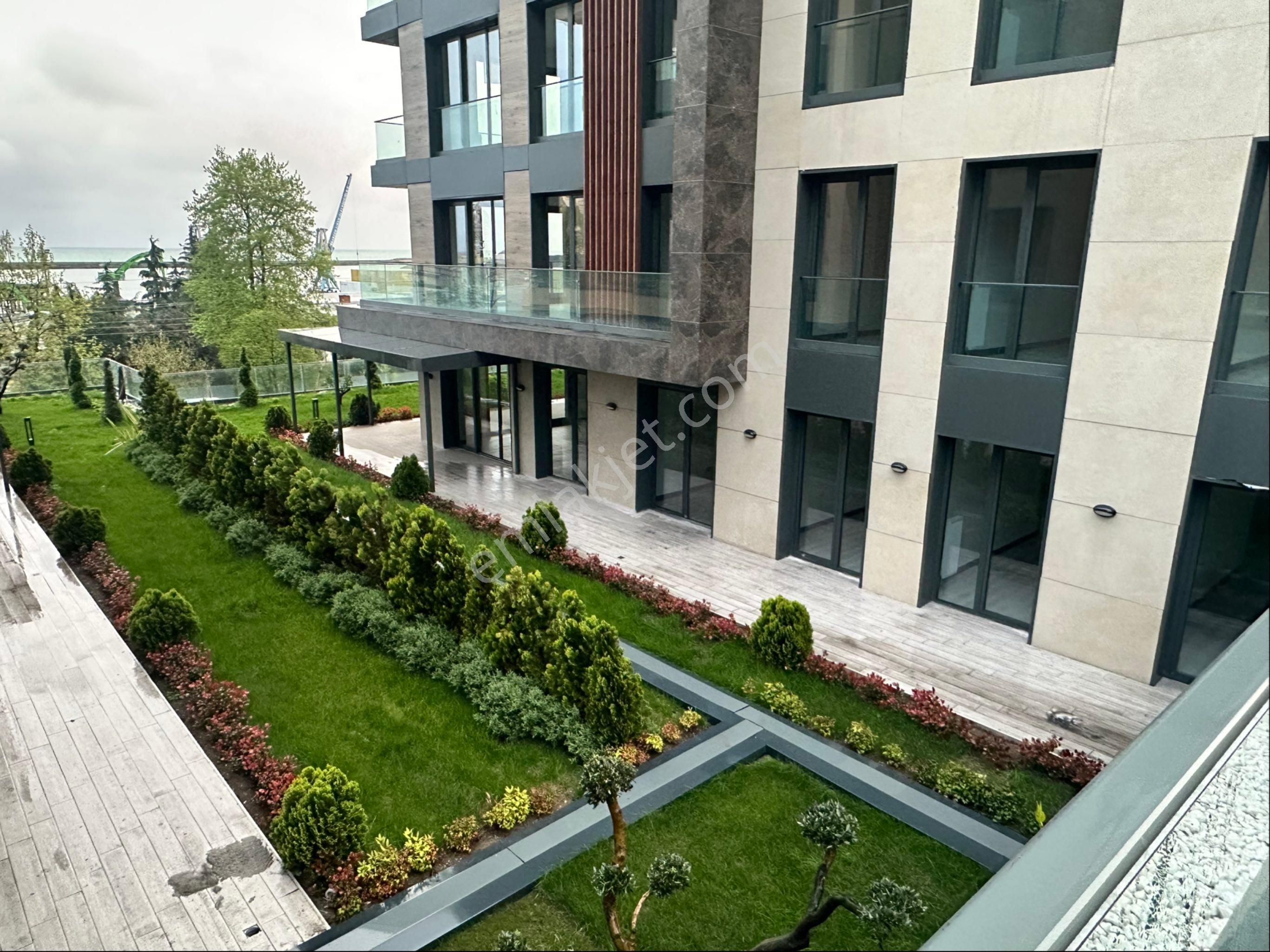 Trabzon Merkezde 4+1 (262m2) Bahçe Katı Deniz Manzaralı Rezidans