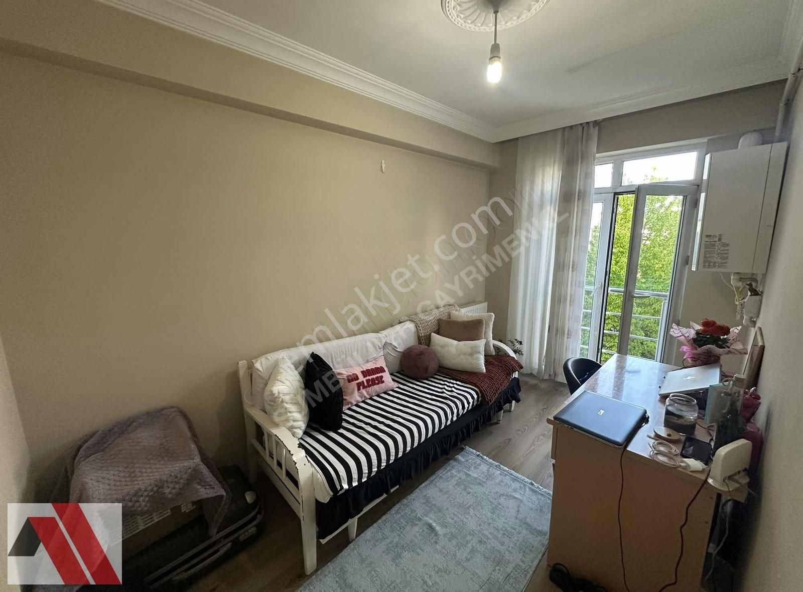 Sümbüller'den Özdilek Yakını Ayrı Mutfaklı 1+1 Kiralık Daire