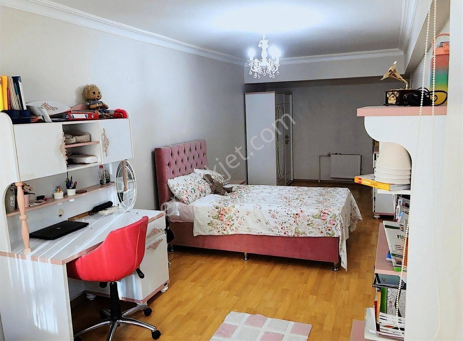 Manisa Güzelyurtta Satılık Tripleks Villa - Görsel 20