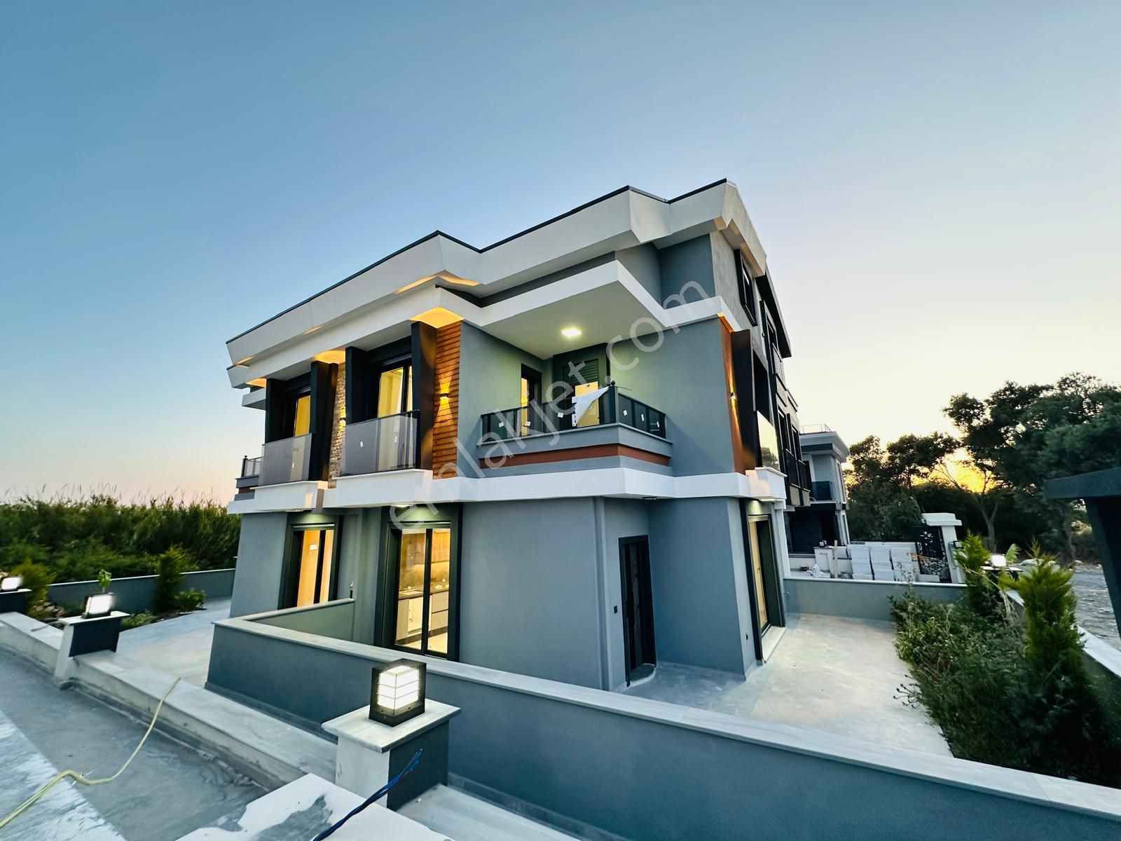 Didim Hisar Mah. 3+1 Açık Mutfaklı Bahçeli Ve Teraslı Ultra Lüx Villamız Satılıktır - Görsel 3