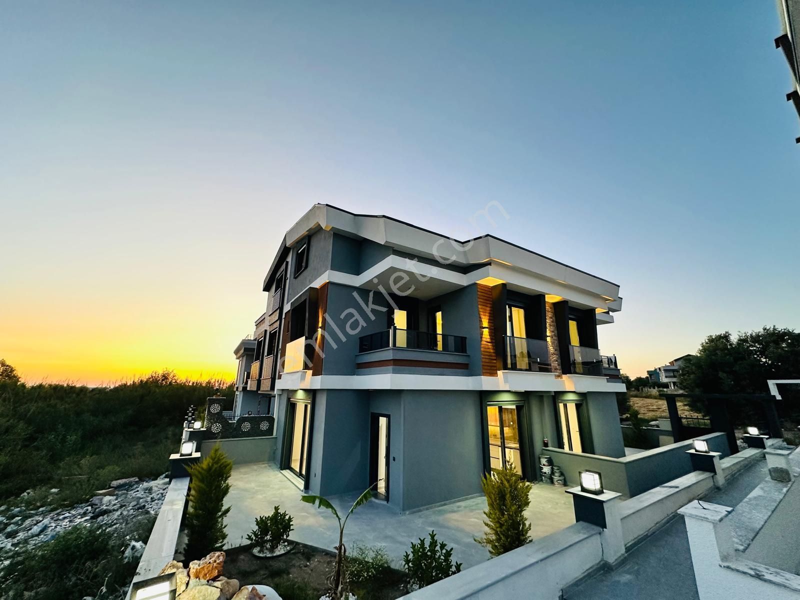 Didim Hisar Mah. 3+1 Açık Mutfaklı Bahçeli Ve Teraslı Ultra Lüx Villamız Satılıktır - Görsel 2