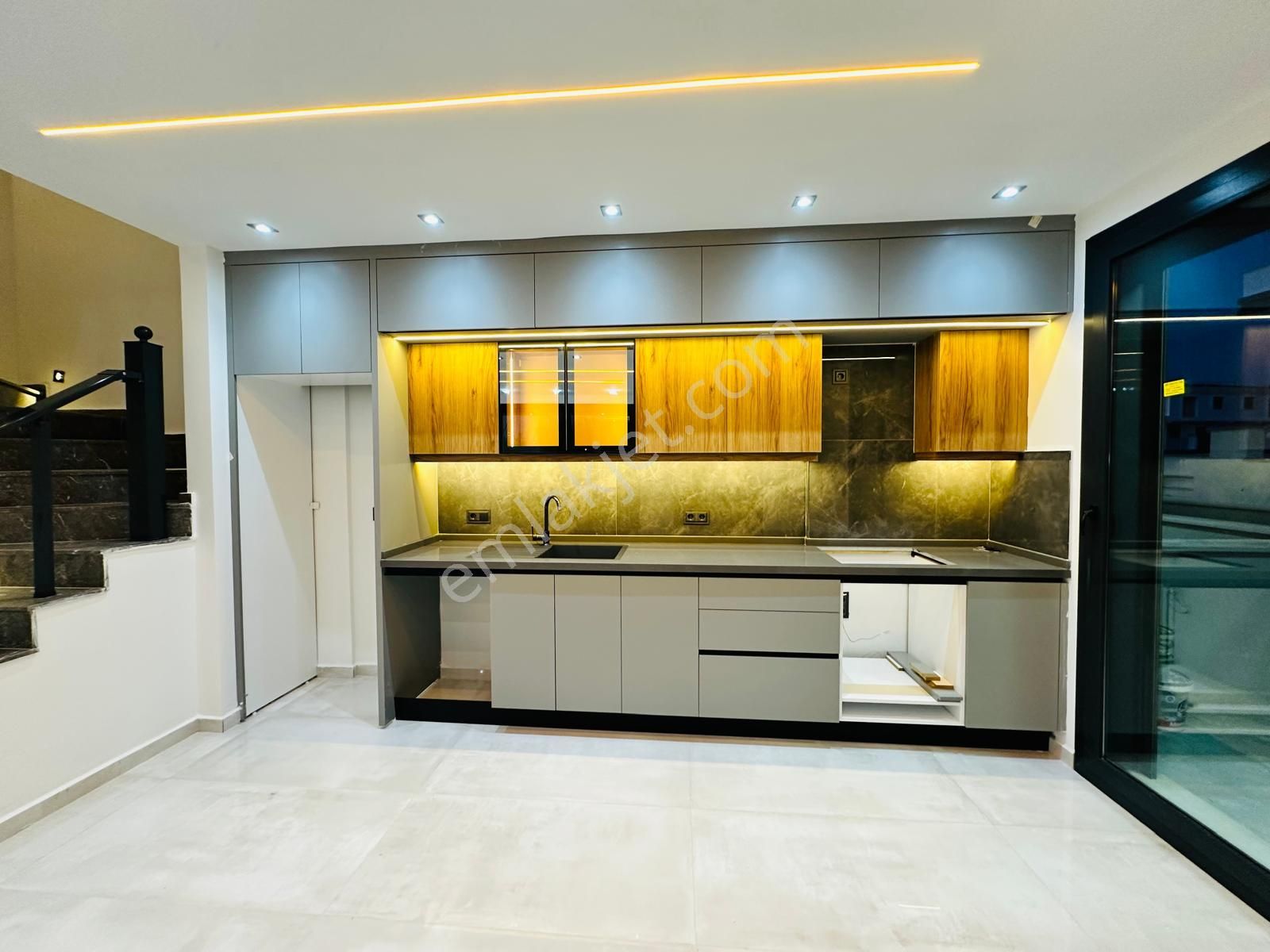 Didim Hisar Mah. 3+1 Açık Mutfaklı Bahçeli Ve Teraslı Ultra Lüx Villamız Satılıktır - Görsel 19