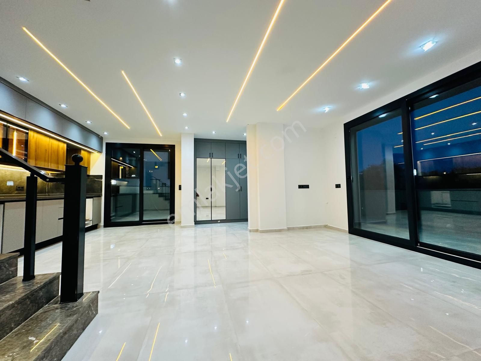 Didim Hisar Mah. 3+1 Açık Mutfaklı Bahçeli Ve Teraslı Ultra Lüx Villamız Satılıktır - Görsel 17