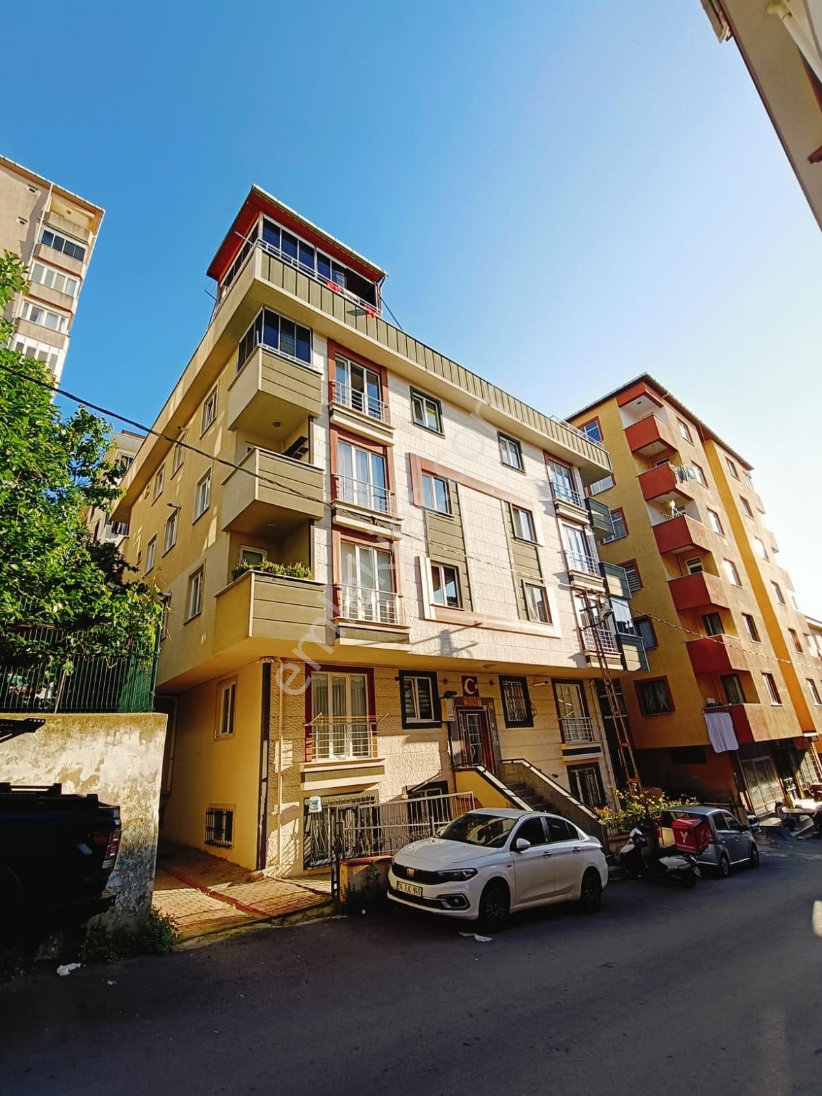 Maltepe Fındıklıda Arakat Kiralık Ön Cephe Balkonlu Boş