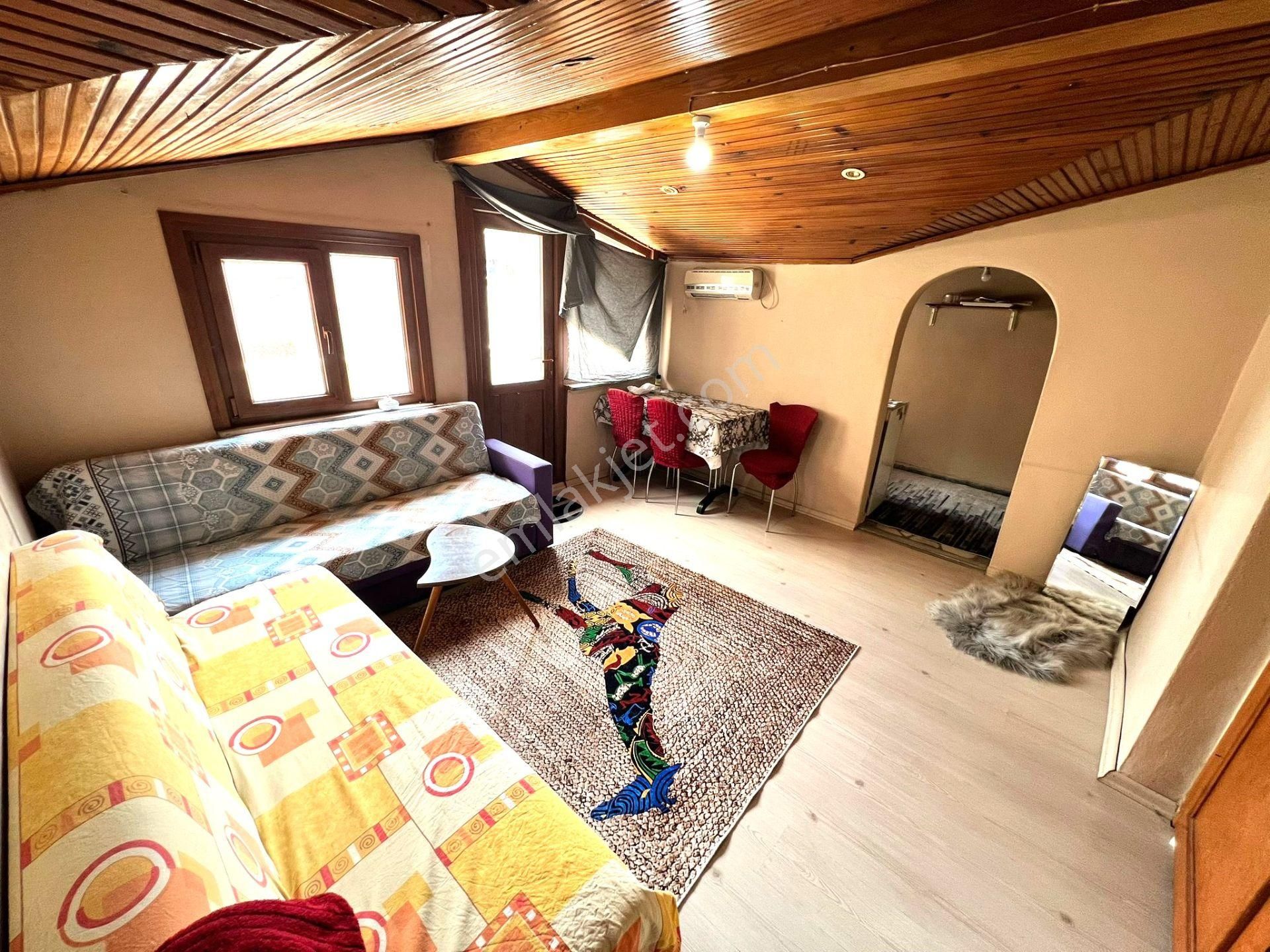 Seba'dan Fevziçakmak Mh 1+1 60m2 Eşyalı Kiralık Çatı Katı Dairee