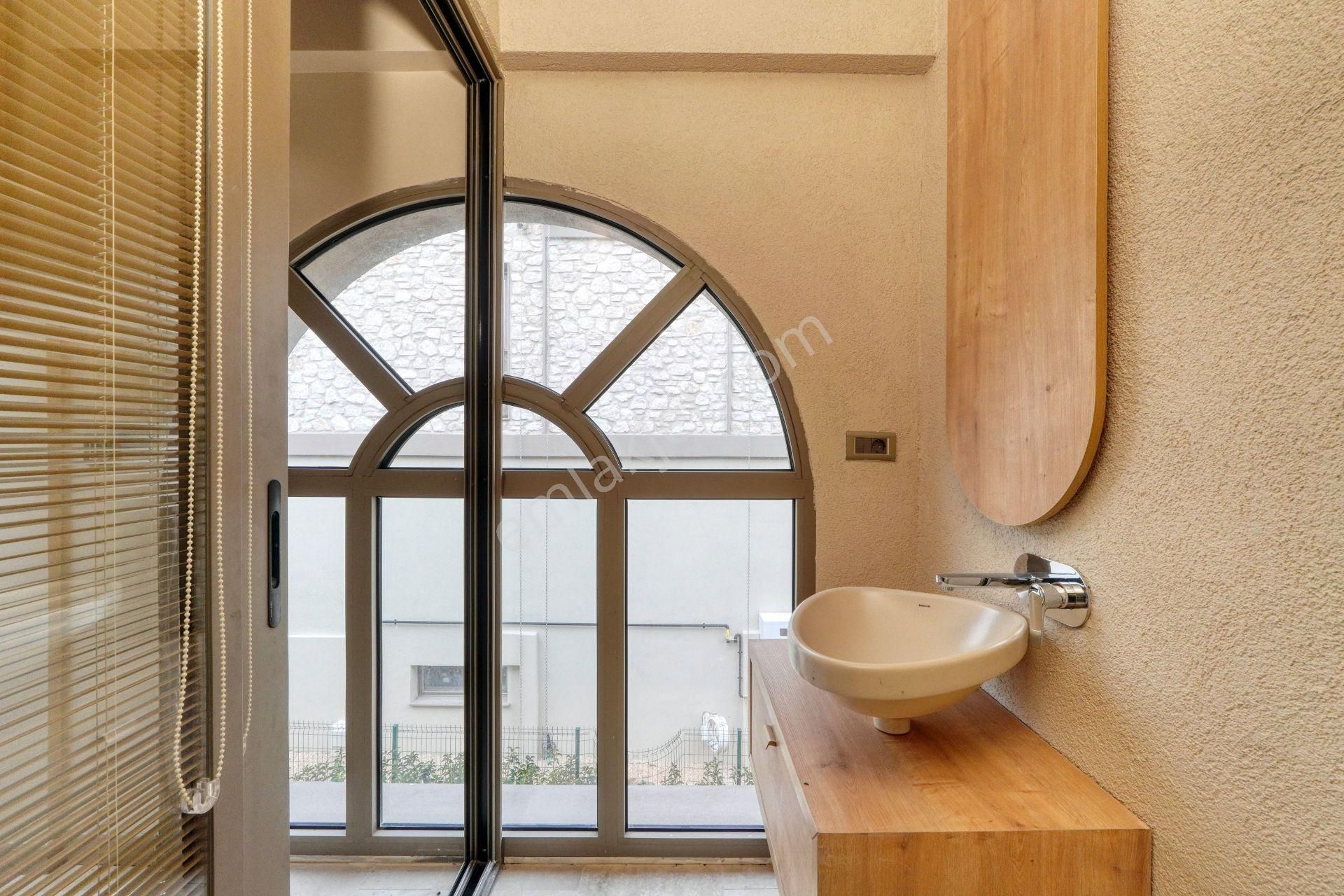 Çeşmealtı Harika Lokasyon Da Tam Müstakil Konsept Villa - Görsel 30