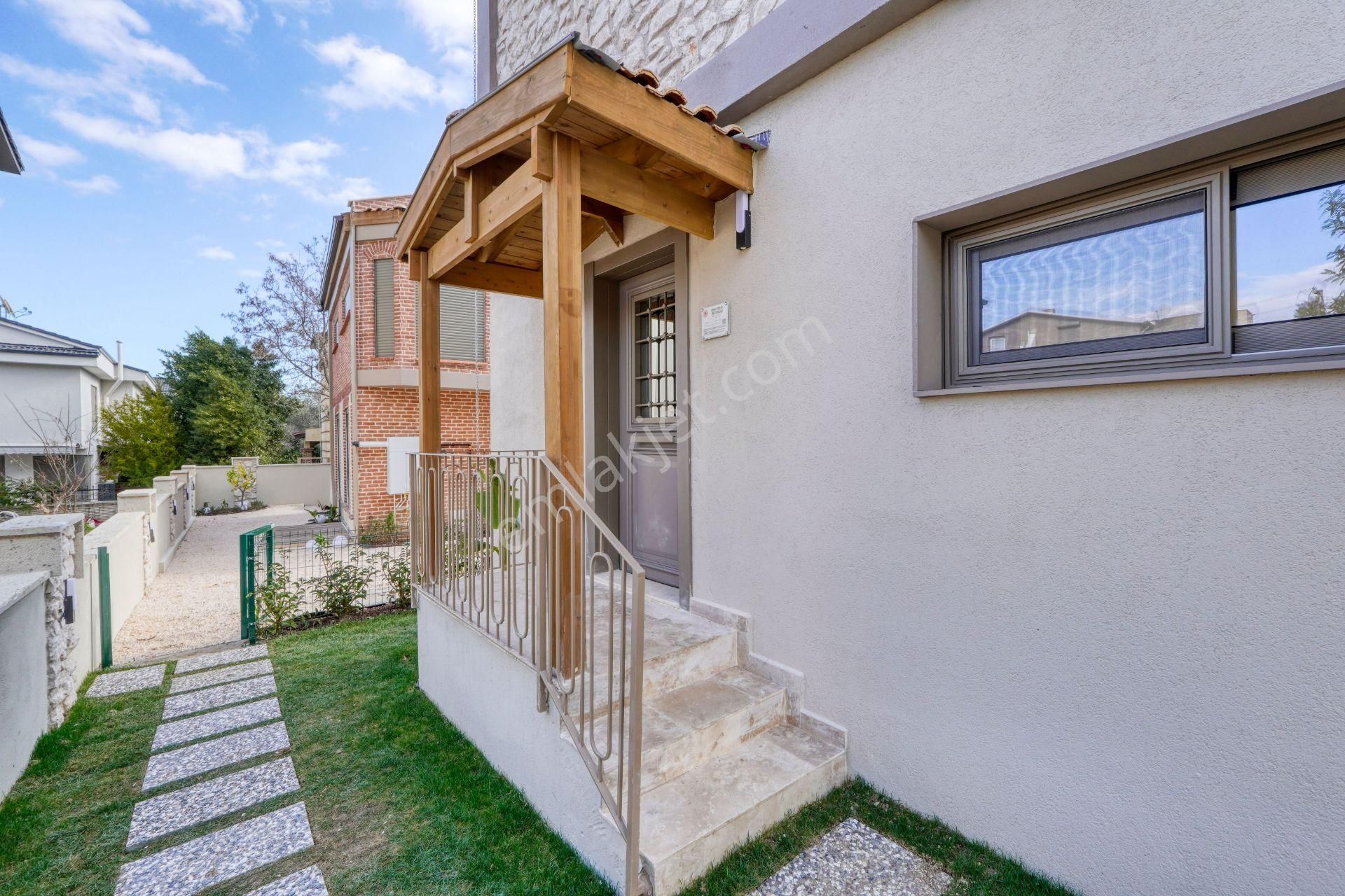 Çeşmealtı Harika Lokasyon Da Tam Müstakil Konsept Villa - Görsel 13