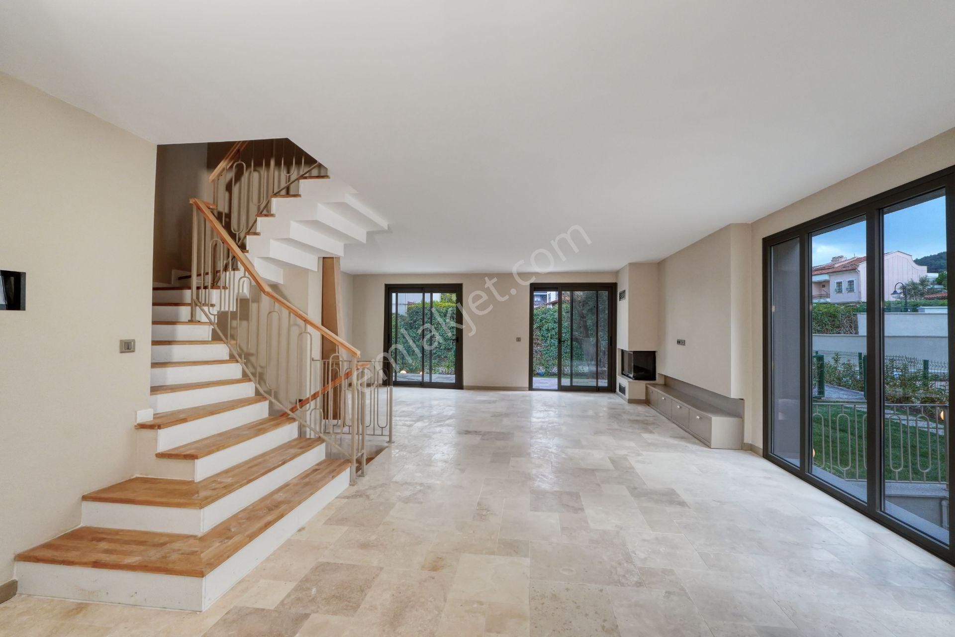 Çeşmealtı Harika Lokasyon Da Tam Müstakil Konsept Villa - Görsel 15