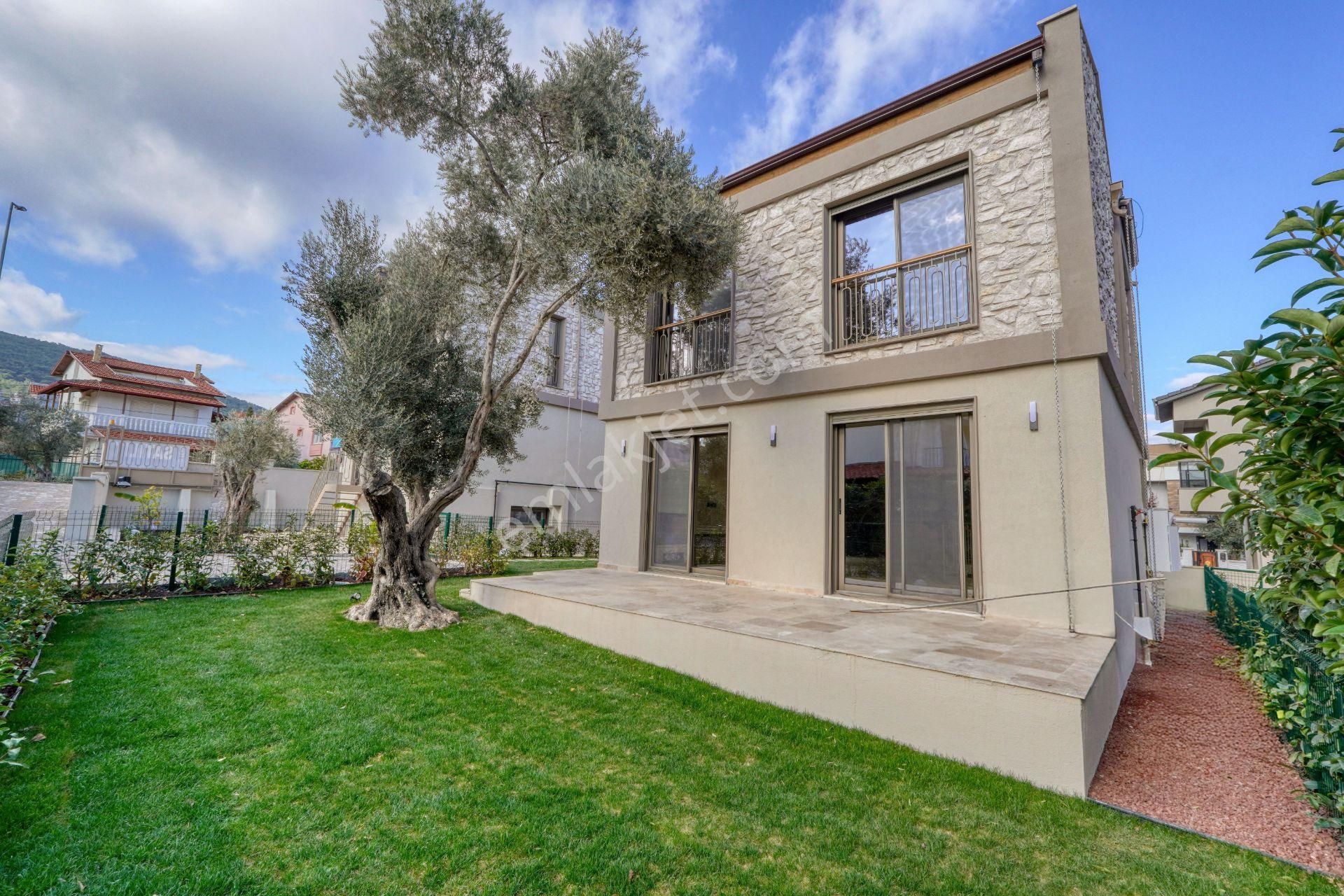 Çeşmealtı Harika Lokasyon Da Tam Müstakil Konsept Villa - Görsel 7