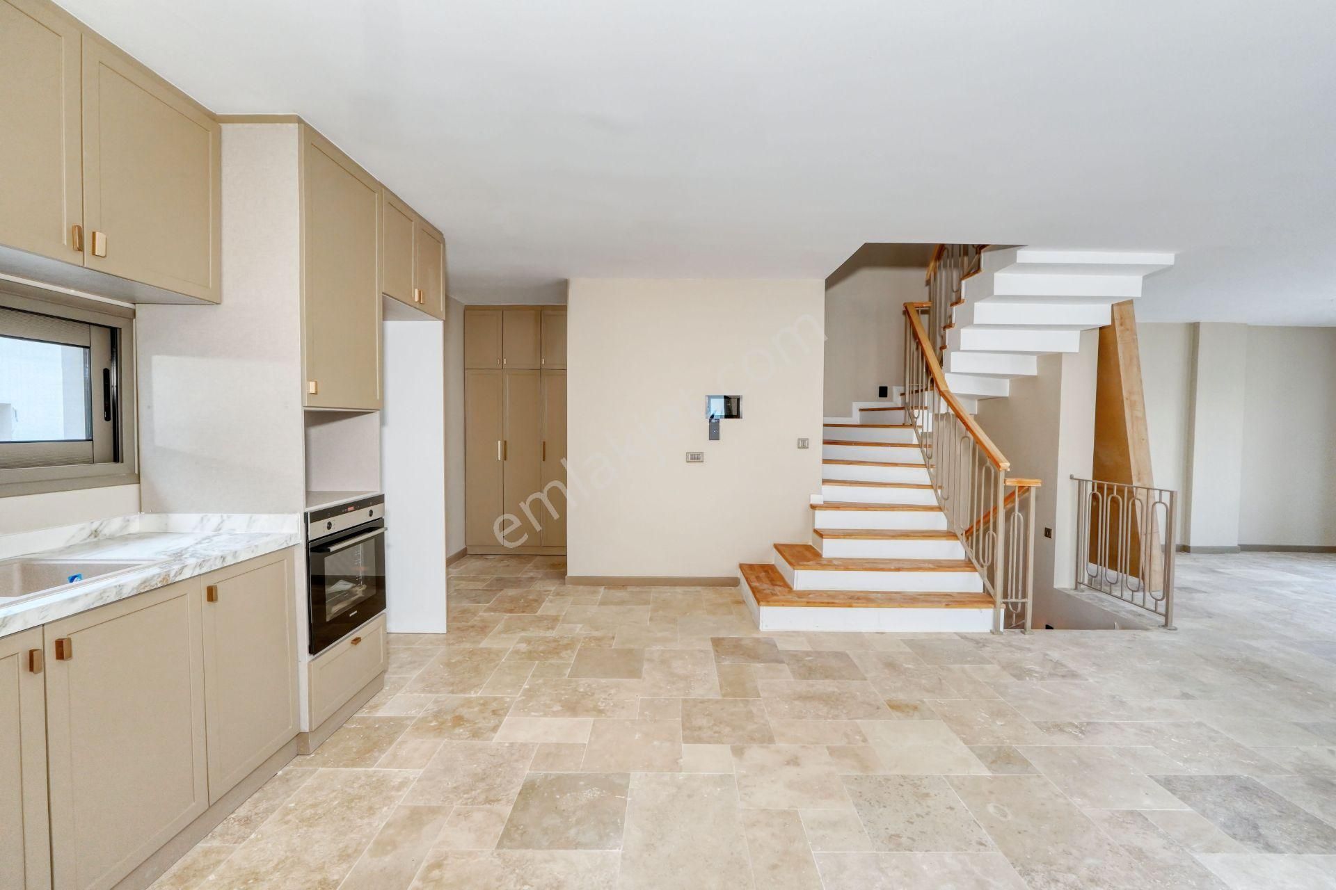 Çeşmealtı Harika Lokasyon Da Tam Müstakil Konsept Villa - Görsel 17