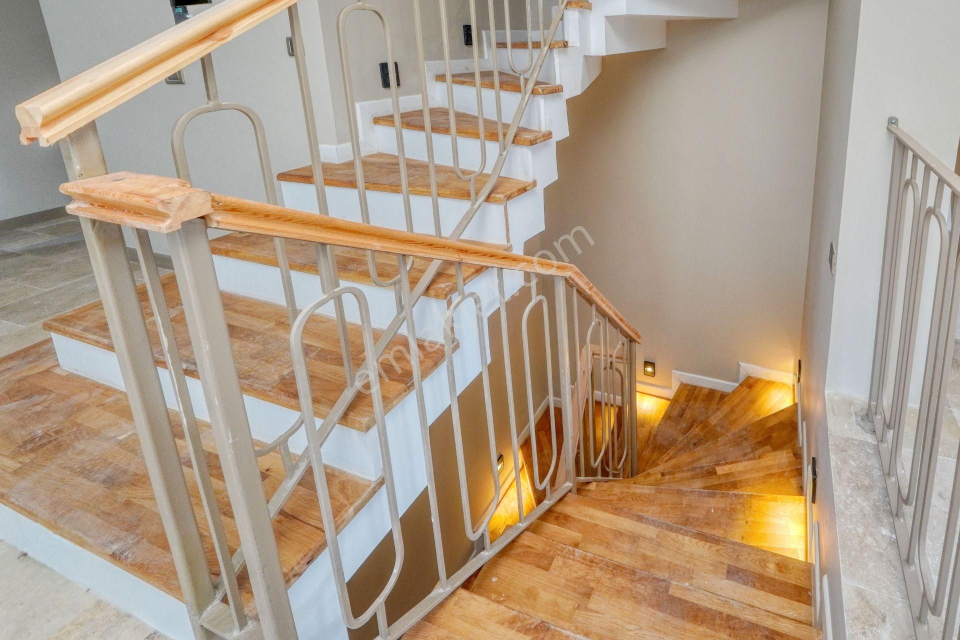 Çeşmealtı Harika Lokasyon Da Tam Müstakil Konsept Villa - Görsel 20