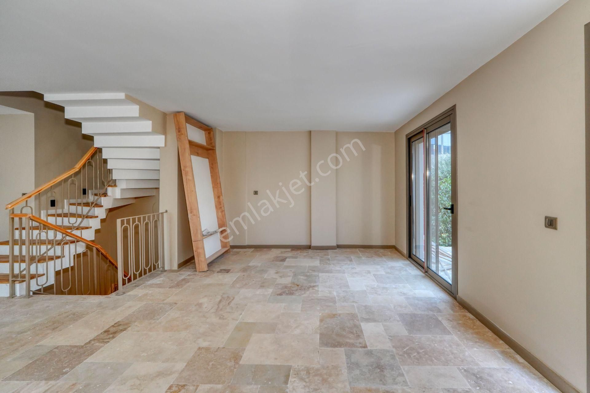 Çeşmealtı Harika Lokasyon Da Tam Müstakil Konsept Villa - Görsel 16