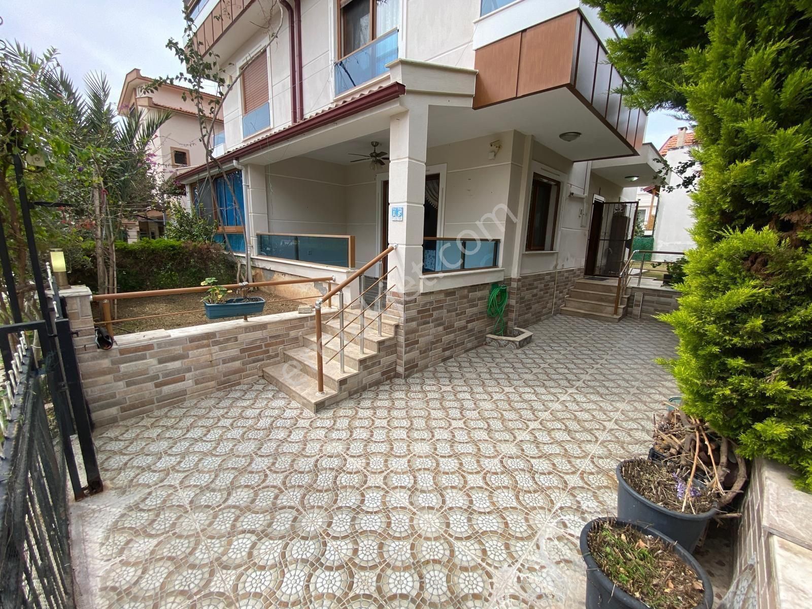 Gözütok Emlaktan Denize Yürüme Mesafesinde 3+1 Villa