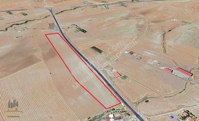 Mevsim Gayrimenkul'den Keban Yolu Asfalta Sıfır Satılık Tarla
