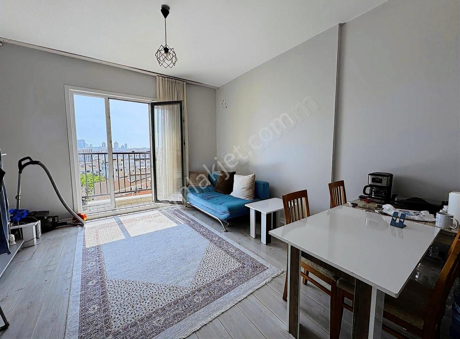 Esenyurt Doğan Araslı Blv Satılık 2+1 Arakat