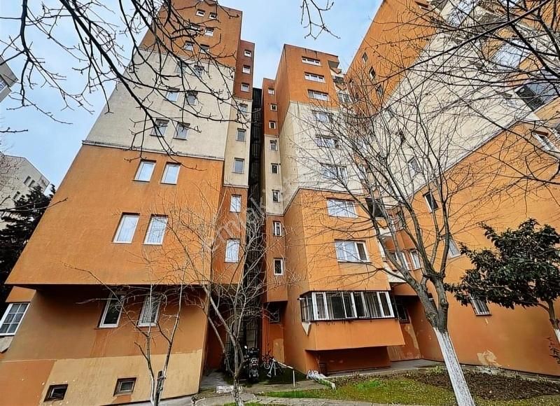 Küçükçekmece Konut Birlik Satılık 2+1 Daire (kentsel Yatırımlık)