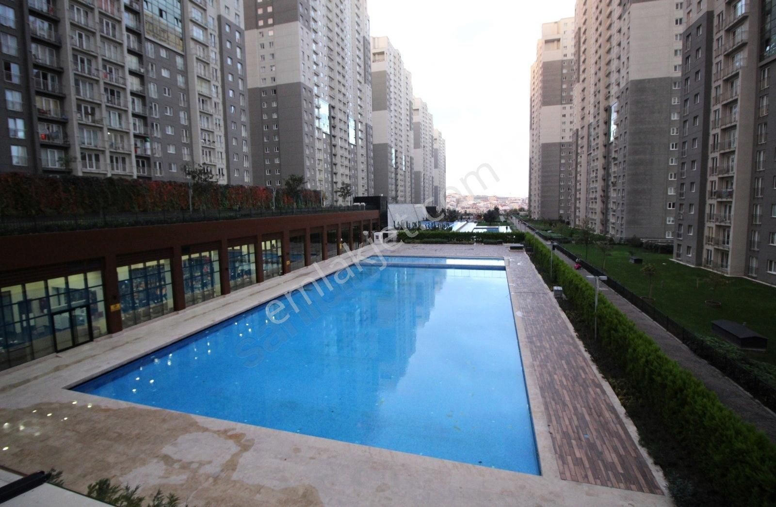 Site İçerisinde Eşyalı Satılık 1+1 Daire